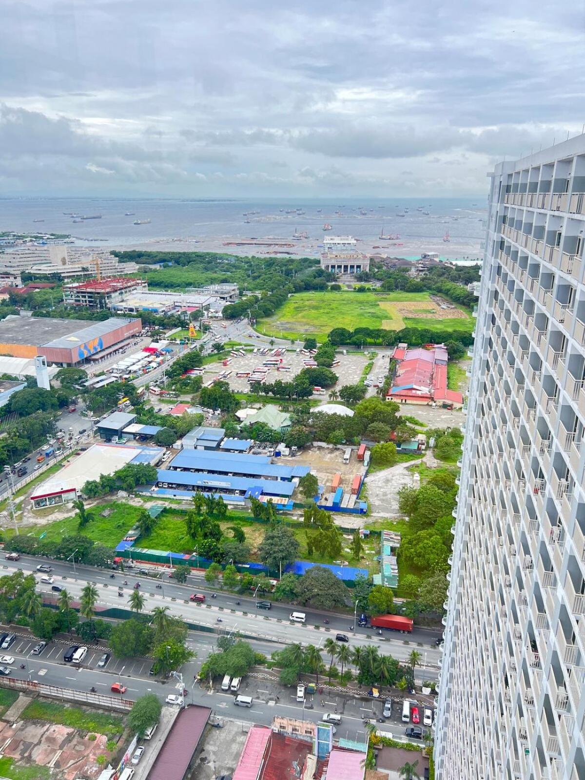 Apartment 1br Solana 5 At Coast Residences