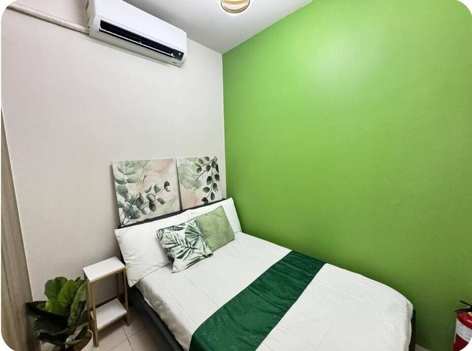 2br Solana 4 At Coast Residences Apartment
