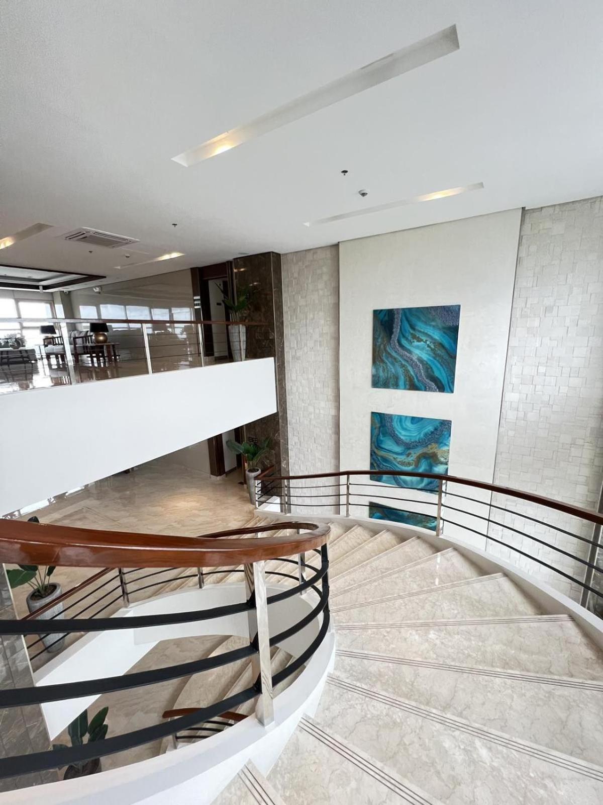 Apartment 2br Solana 4 At Coast Residences