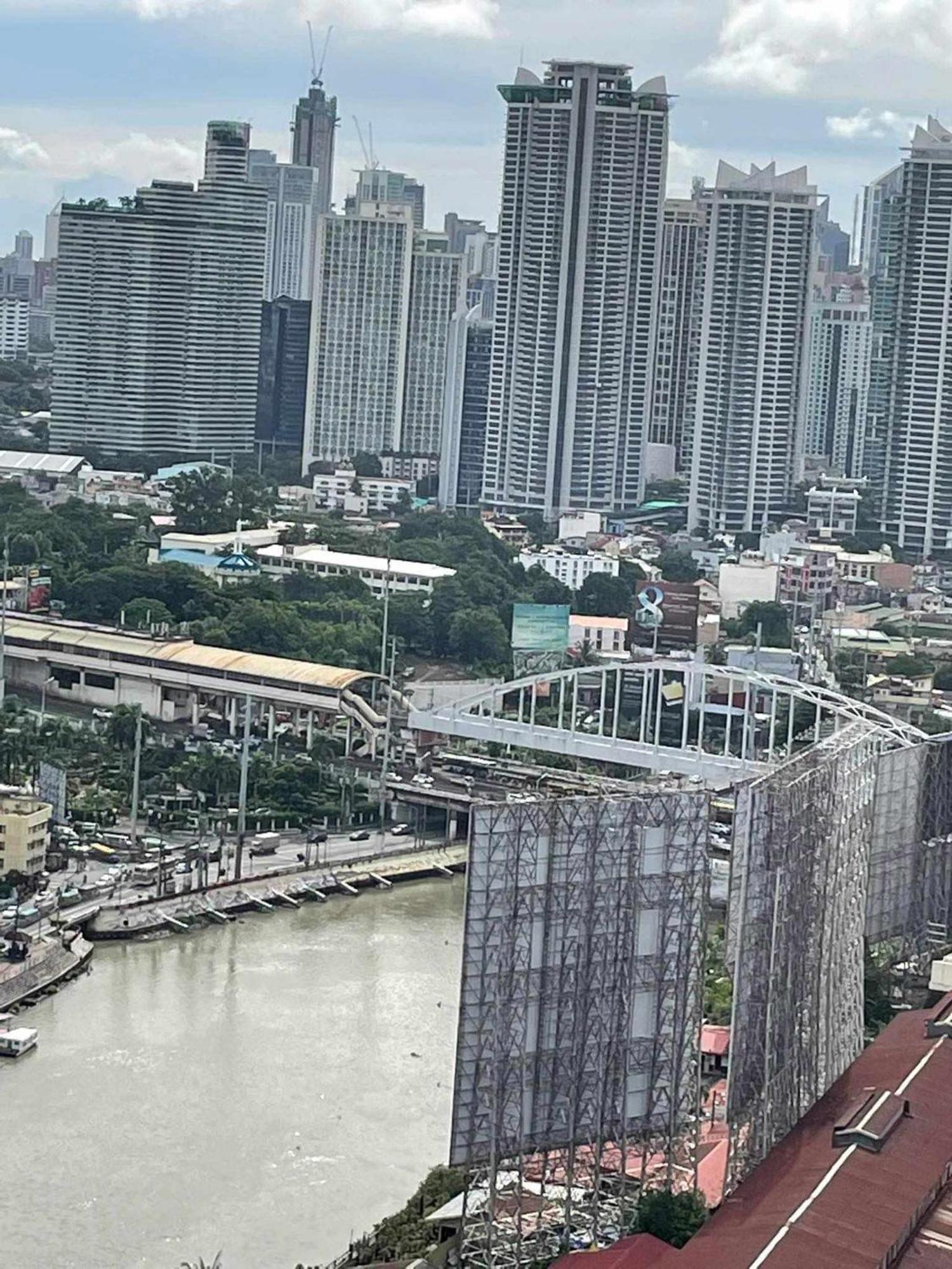 Apartment Studio 203 T2 Sunshine100 Wifi 65Inchestv Poolaccess Billiard Manila