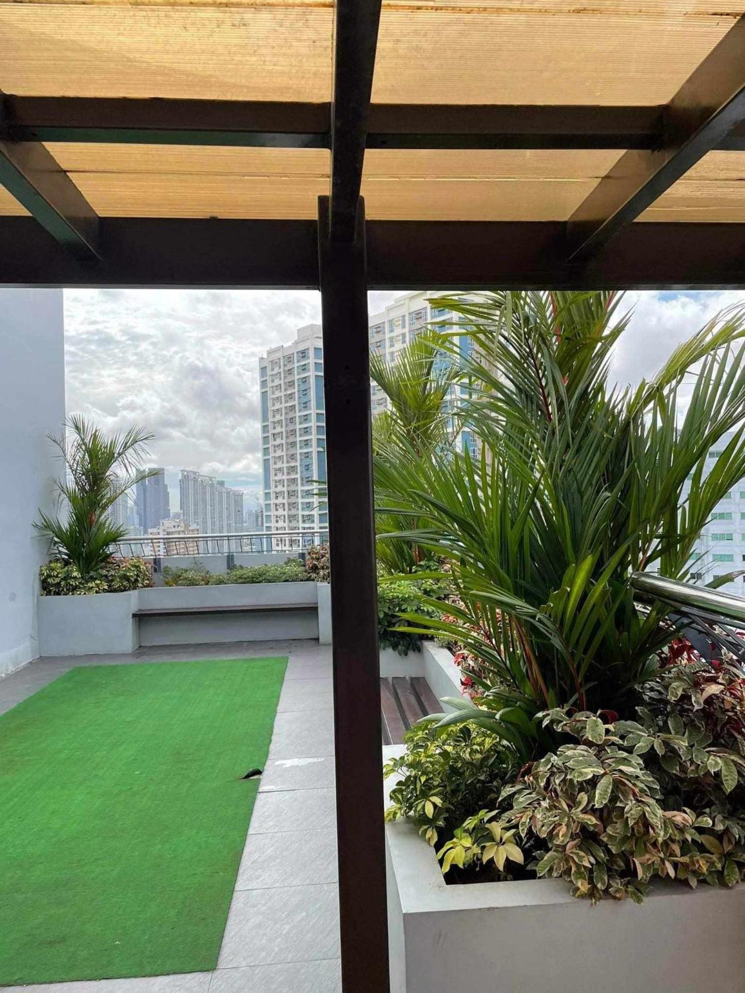 Apartment Studio 203 T2 Sunshine100 Wifi 65Inchestv Poolaccess Billiard Manila