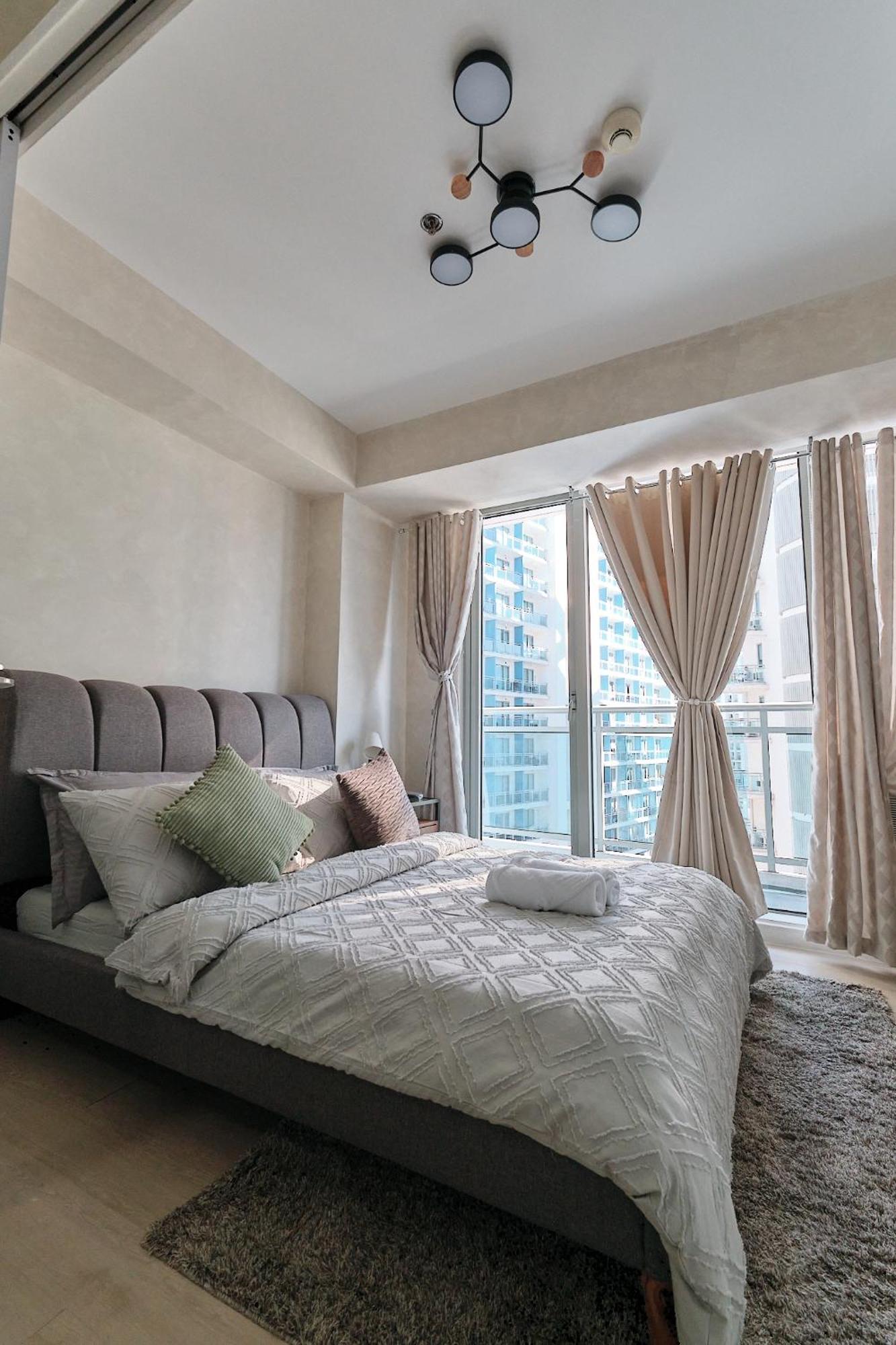 Bahamas Tower Azure Urban Residences By Nestled Nook * Manila