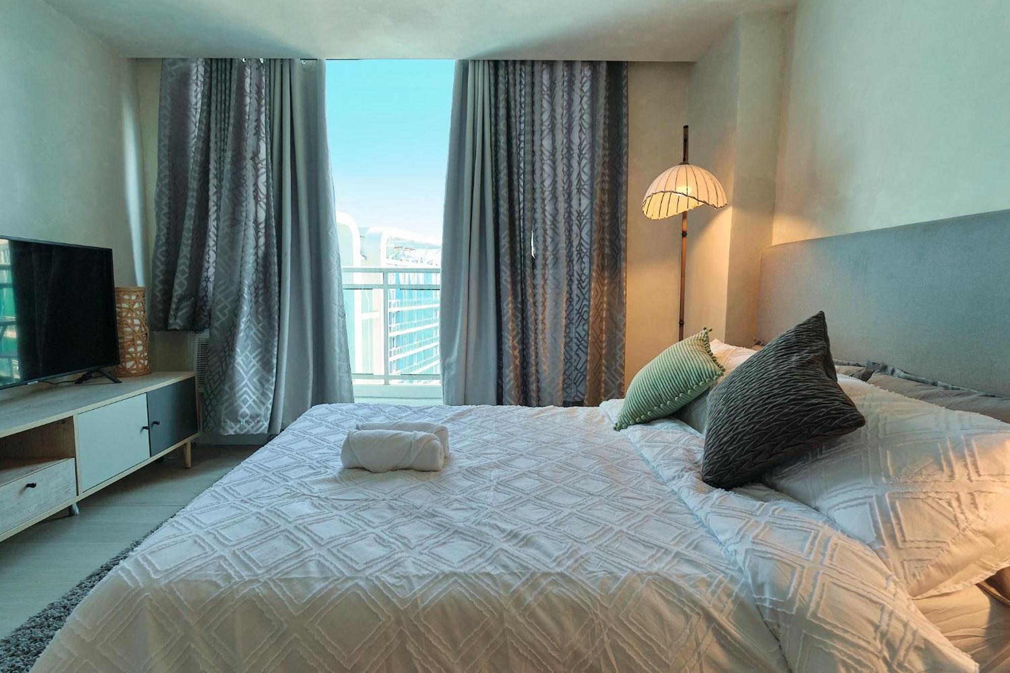 Apartment Bahamas Tower Azure Urban Residences By Nestled Nook *