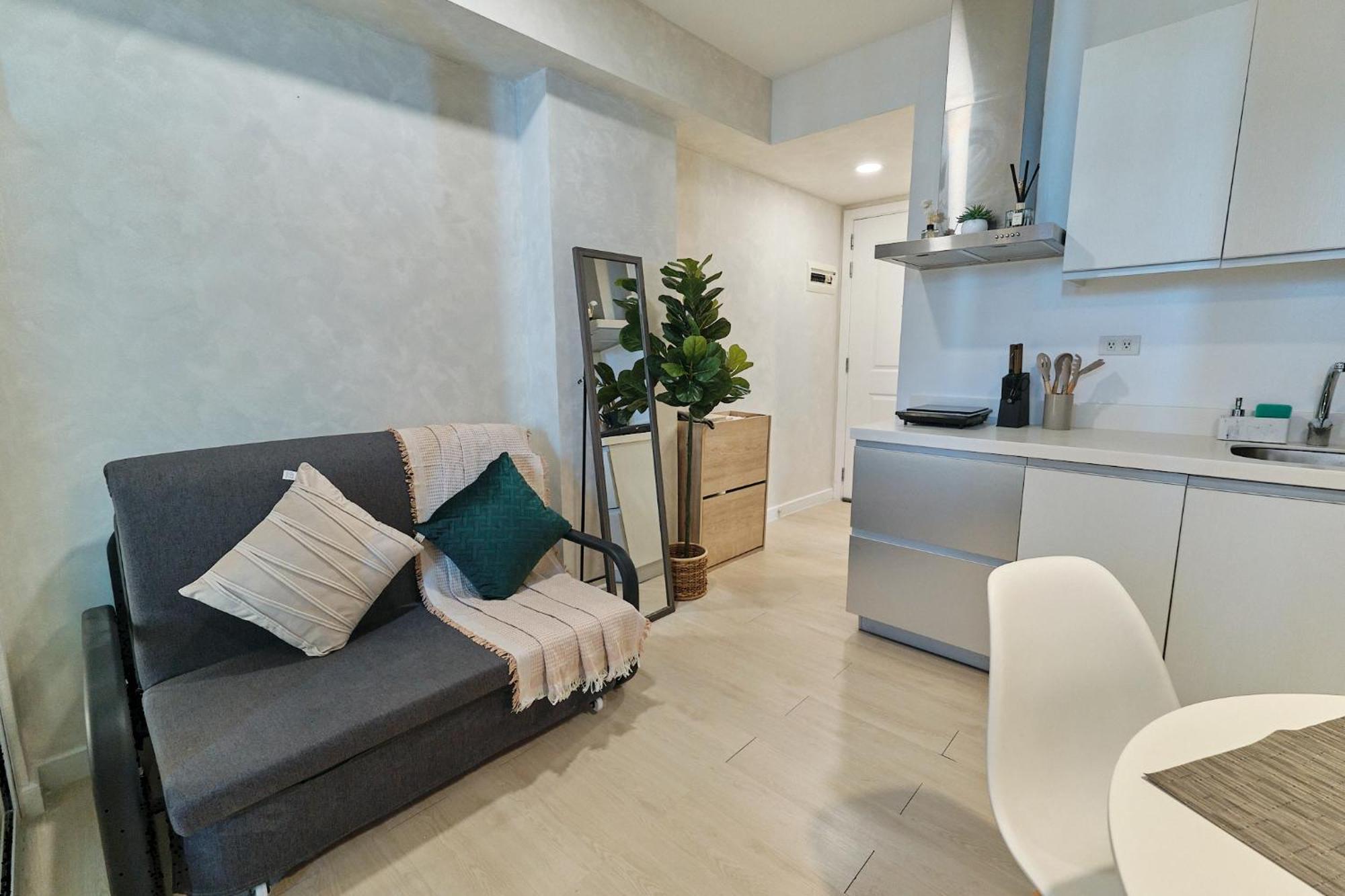 Bahamas Tower Azure Urban Residences By Nestled Nook Manila