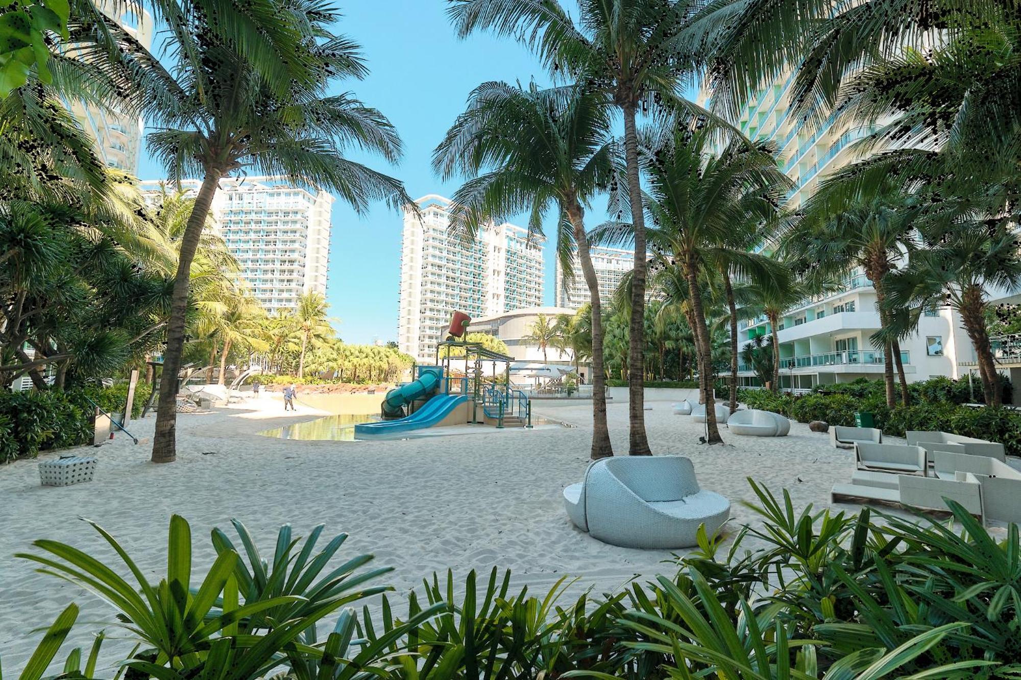 Bahamas Tower Azure Urban Residences By Nestled Nook Apartment *