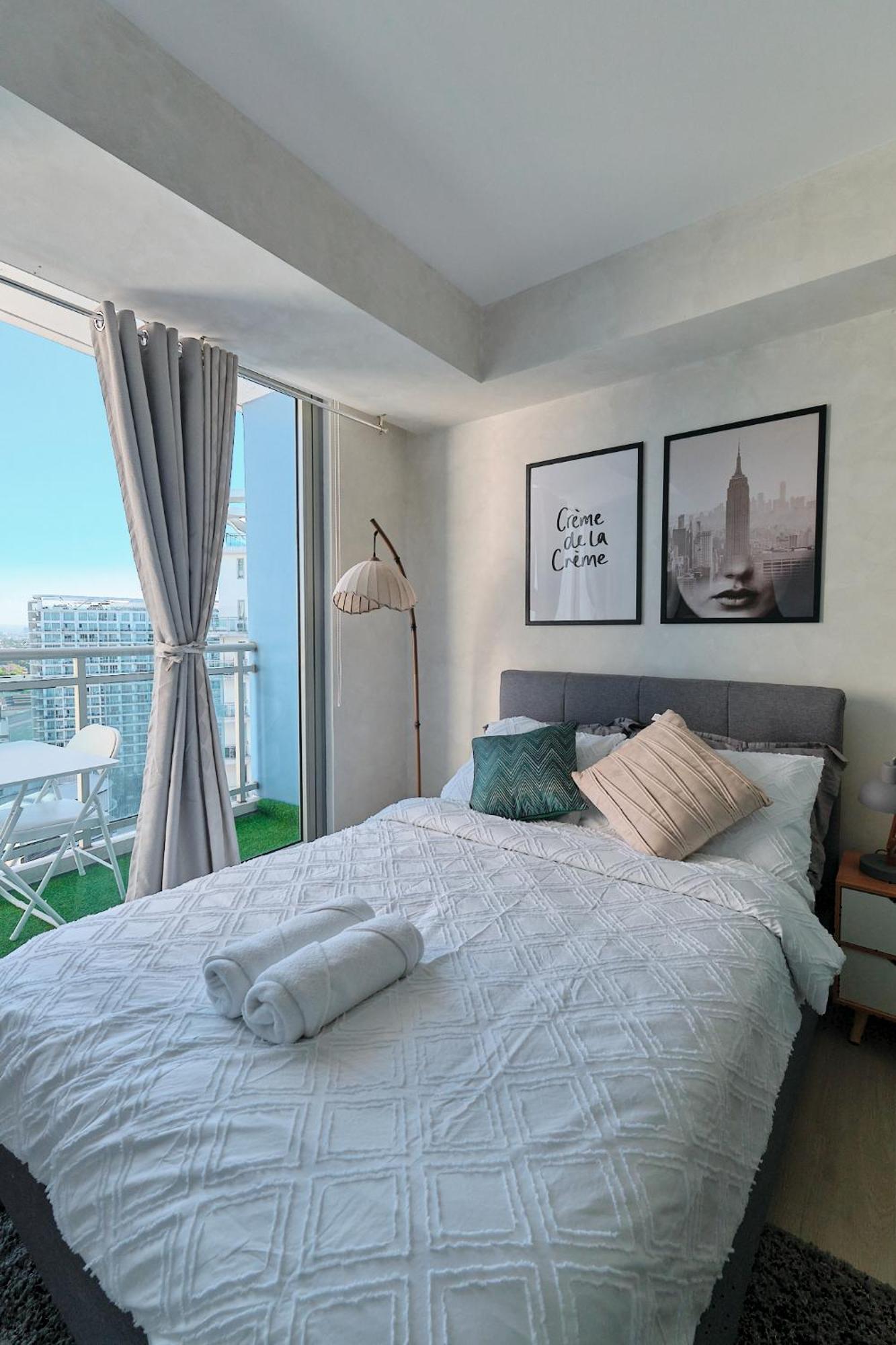 Bahamas Tower Azure Urban Residences By Nestled Nook Apartment