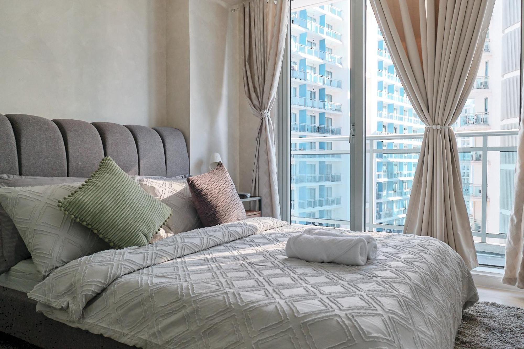 Bahamas Tower Azure Urban Residences By Nestled Nook Apartment *