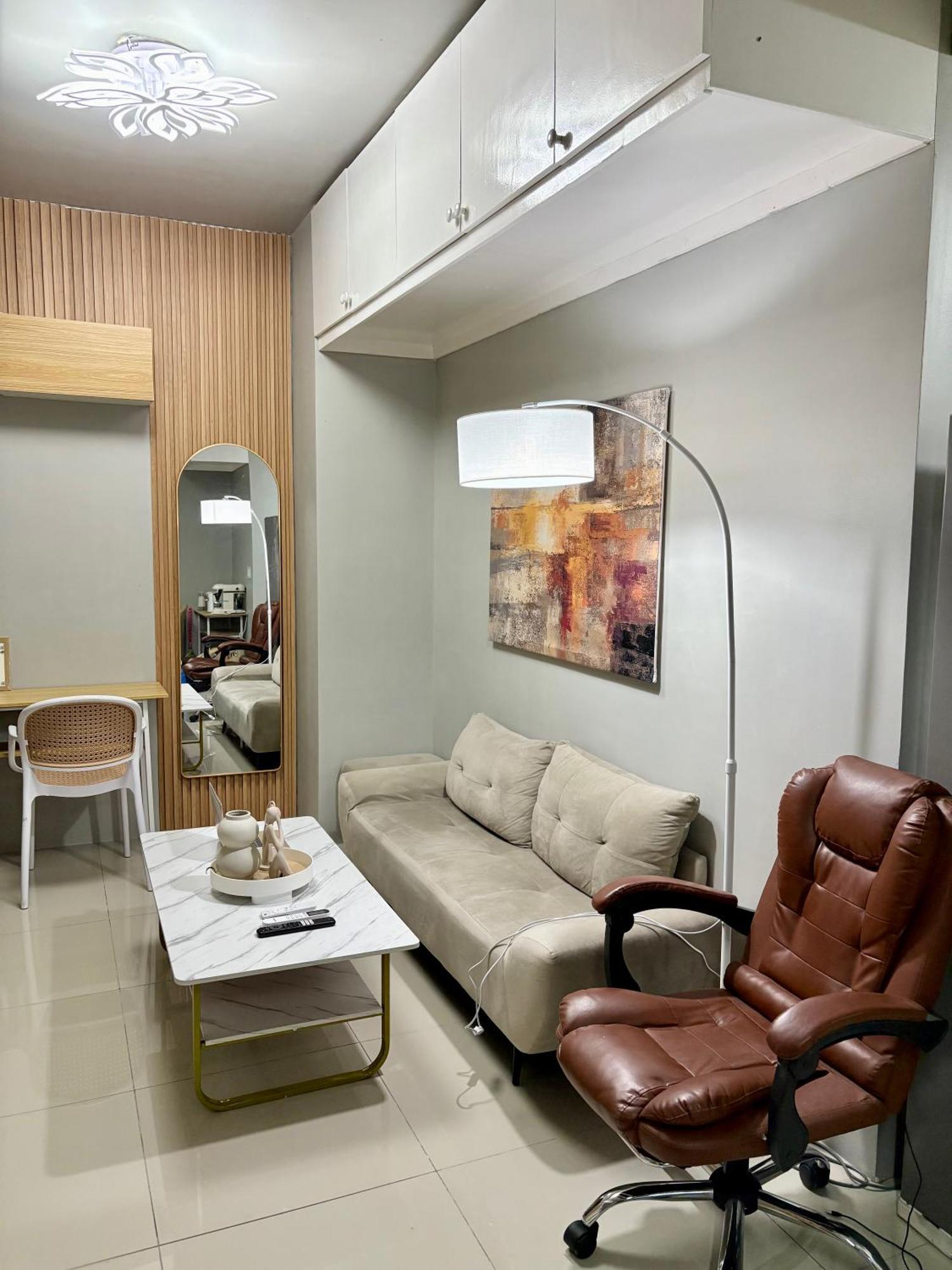 Comfy Cozy Staycation Apartment