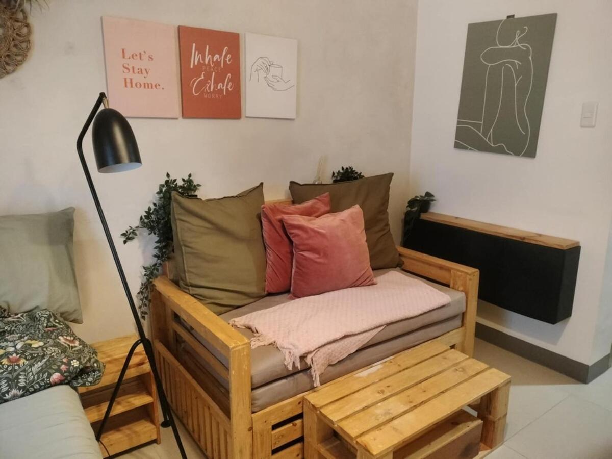 Apartment Cozy Wooden Design Unit At 7 Edsa *