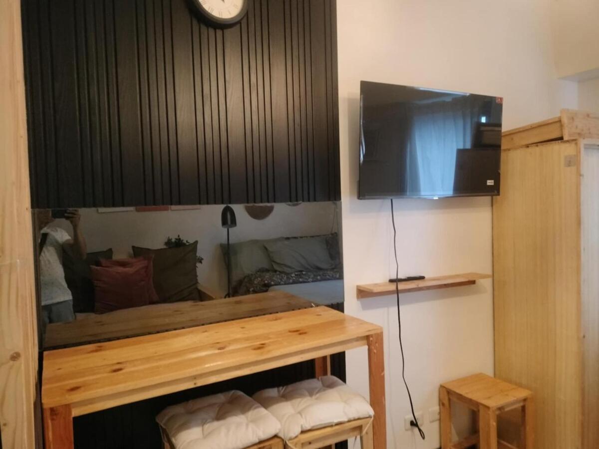Cozy Wooden Design Unit At 7 Edsa * Manila