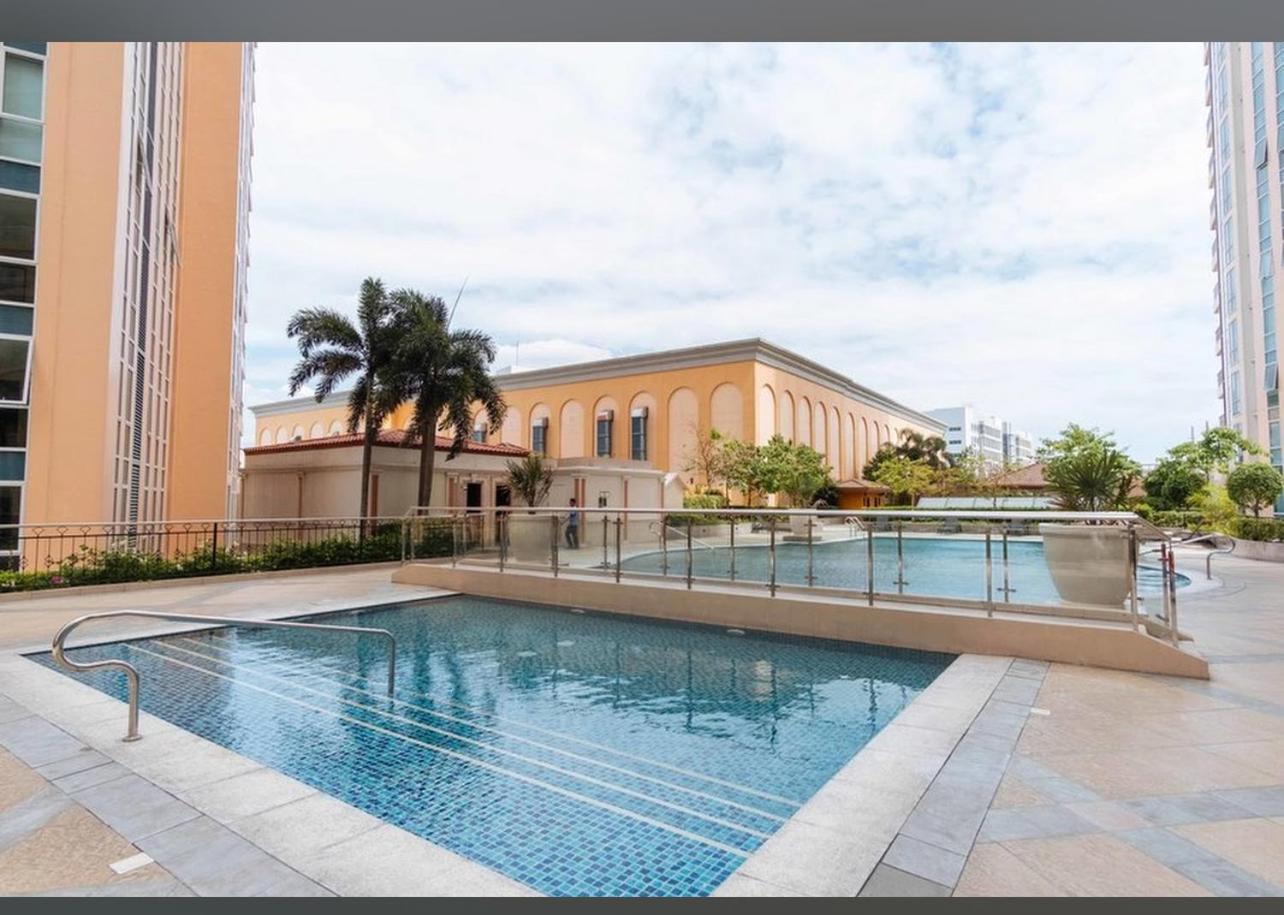 Venetian Panorama Bgc Venice Grand Canal Ment, 4 Bedrooms, For 10 Guests Apartment Manila