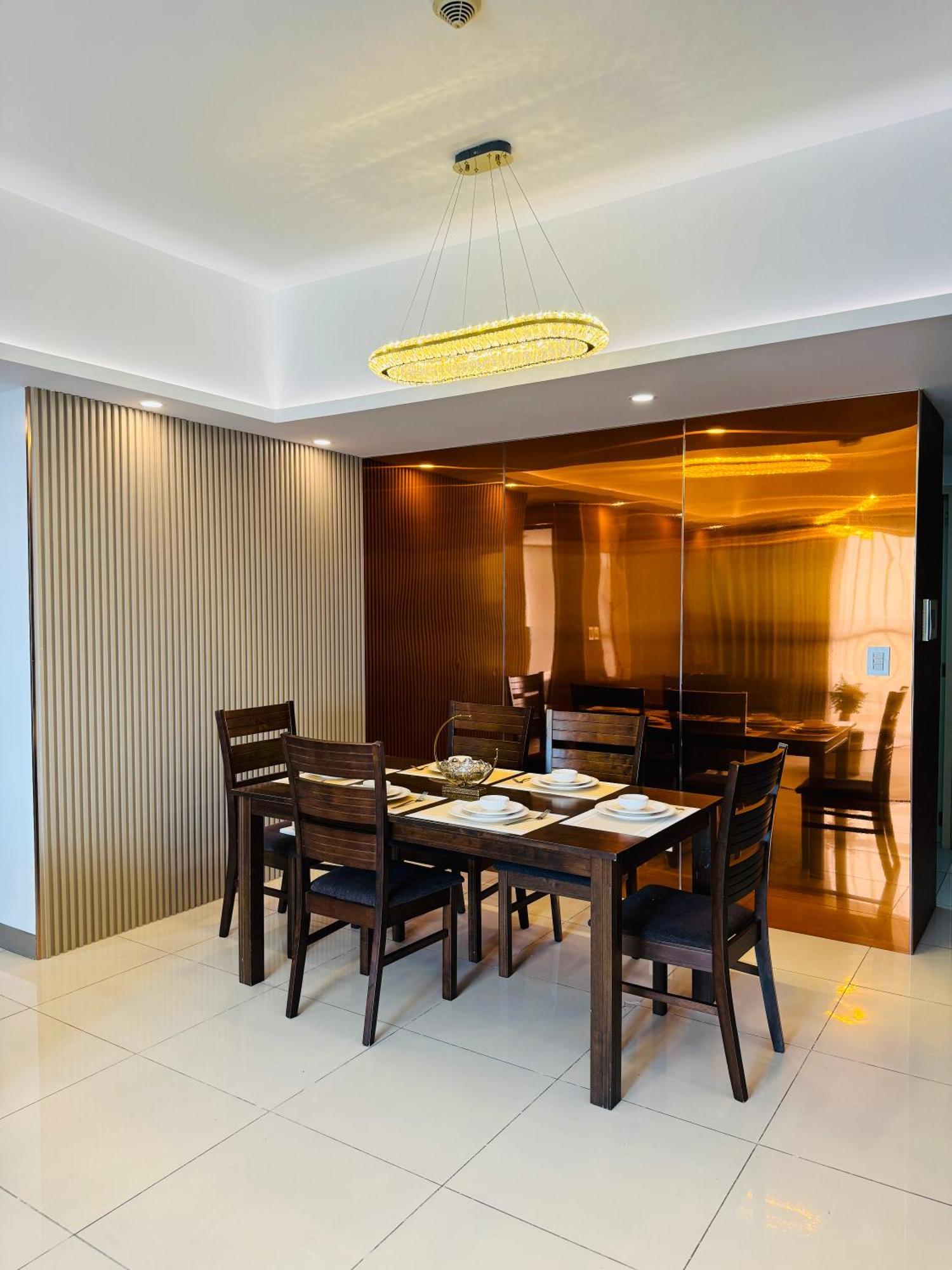 Apartment Venetian Panorama Bgc Venice Grand Canal Ment, 4 Bedrooms, For 10 Guests Manila