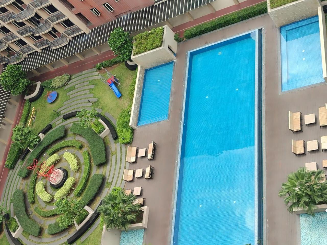 Pool View Staycation Paranaque Aparthotel *