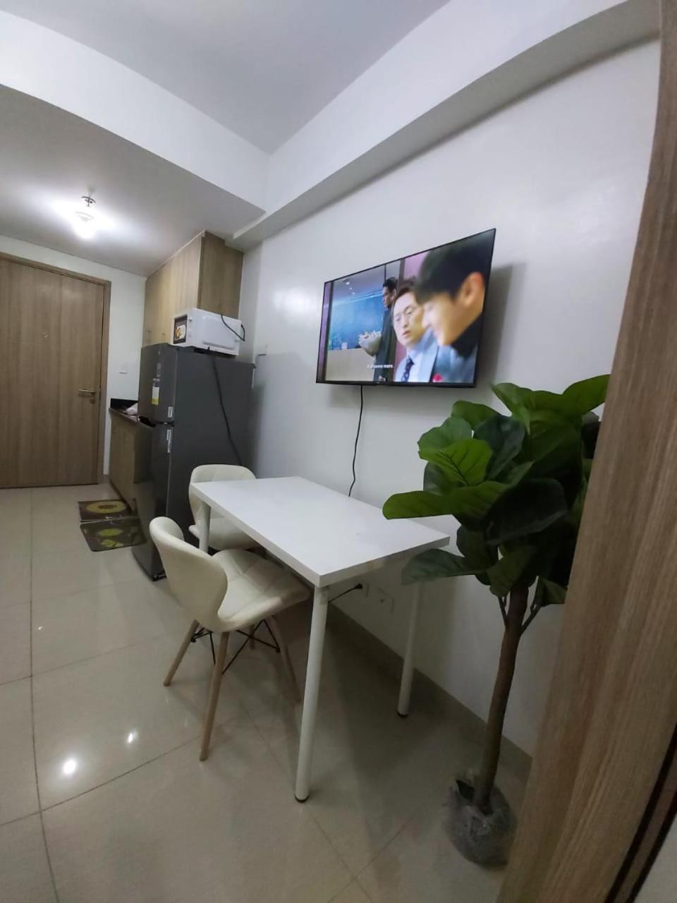 Shore 2 By Richnells Staycation * Manila