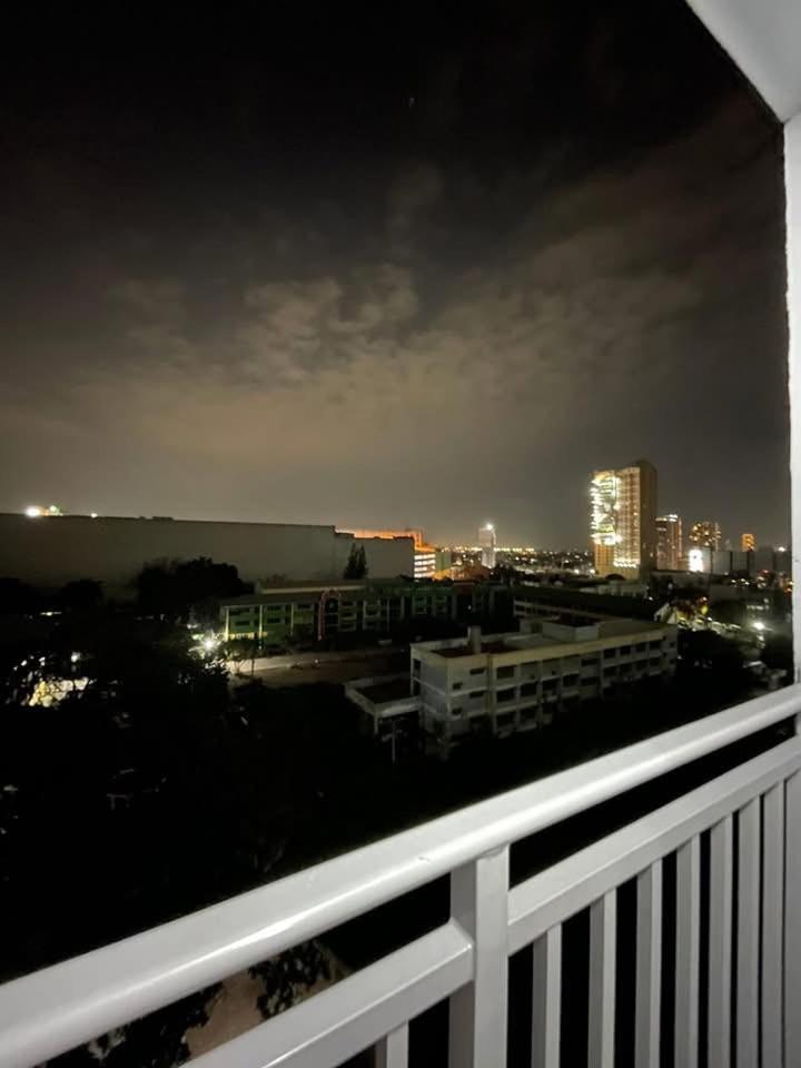 Grass Residences 1br With Balcony * Manila