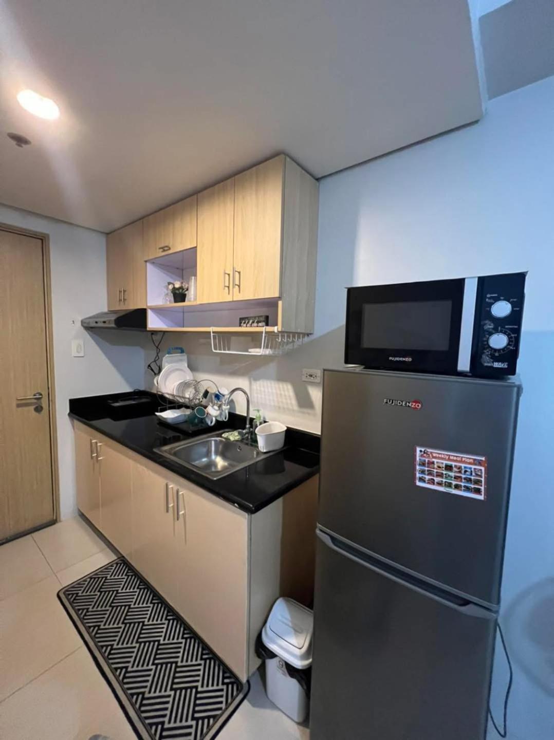 Grass Residences 1br With Balcony *