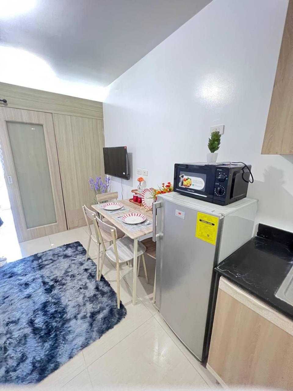Unistay Shore Res With Bal Bay View Nr Moa Apartment Manila