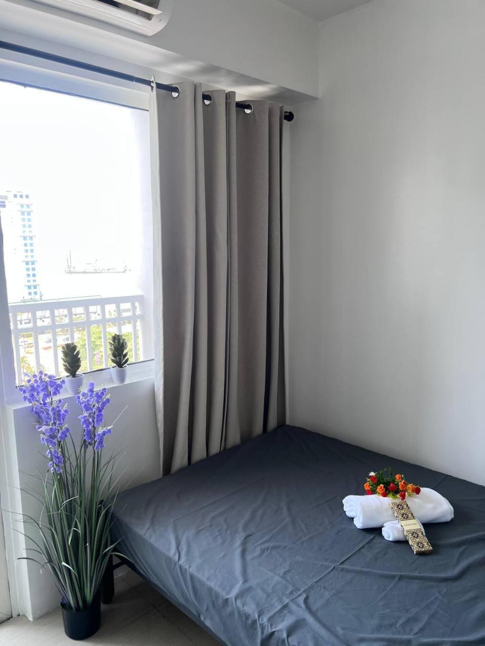 Unistay Shore Res With Bal Bay View Nr Moa * Manila