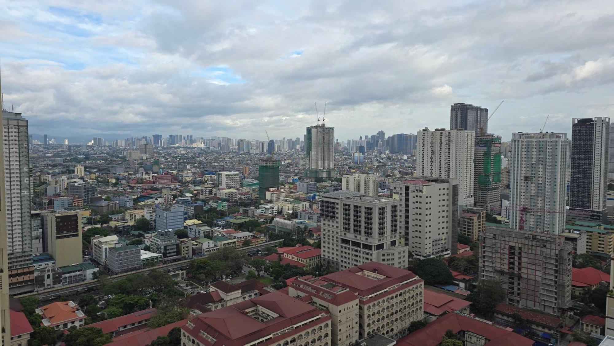Condotel 2 Bedroom Connected To Robinson Mall By Tripleview Guest house Manila