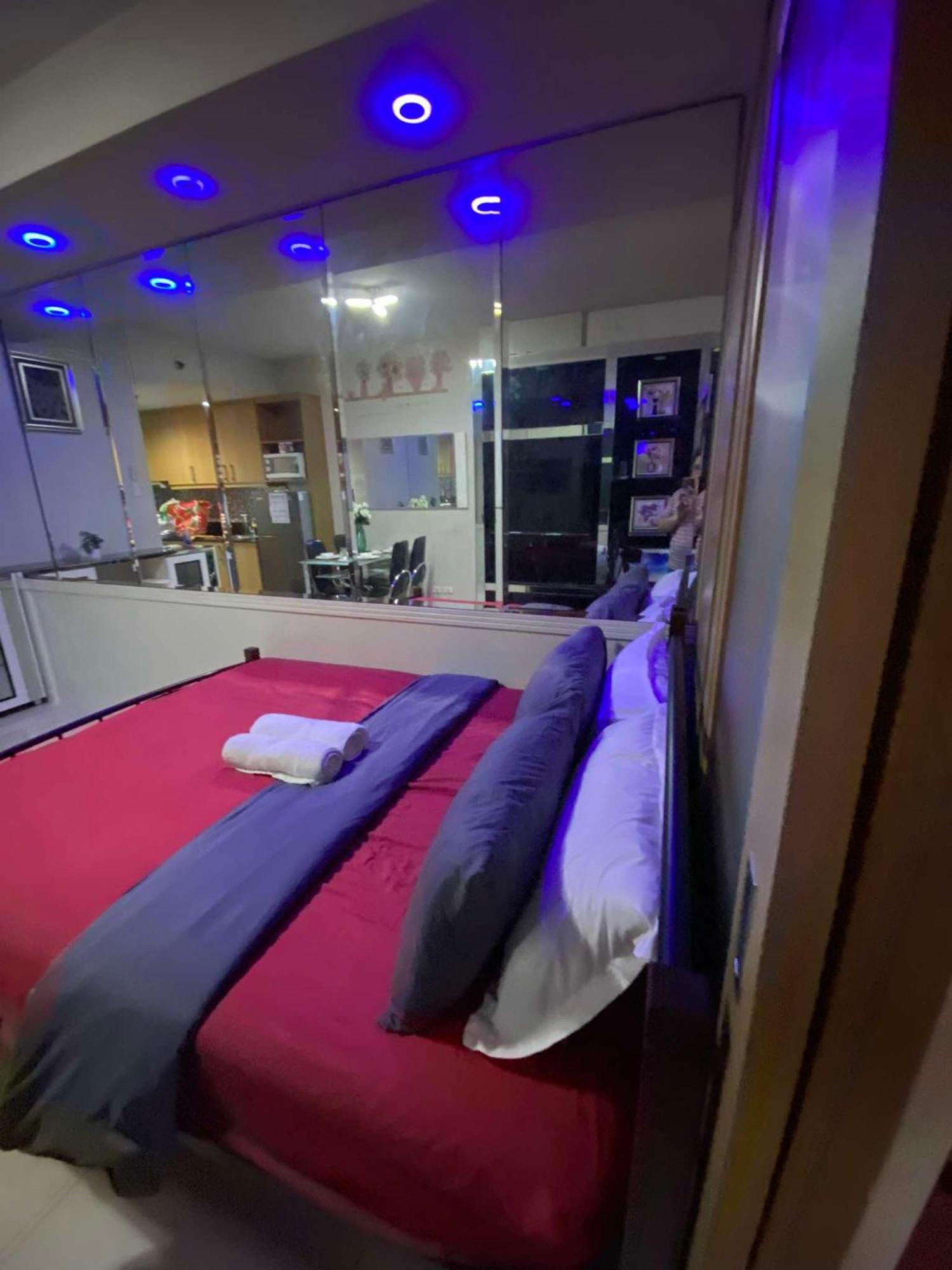 257-1br 2 Queen Size Bed 1sofa Bed 1 Extra Matress *
