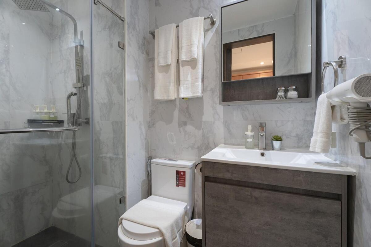 Apartment Comfy Greenbelt - Fiber Wifi & Free Pool *