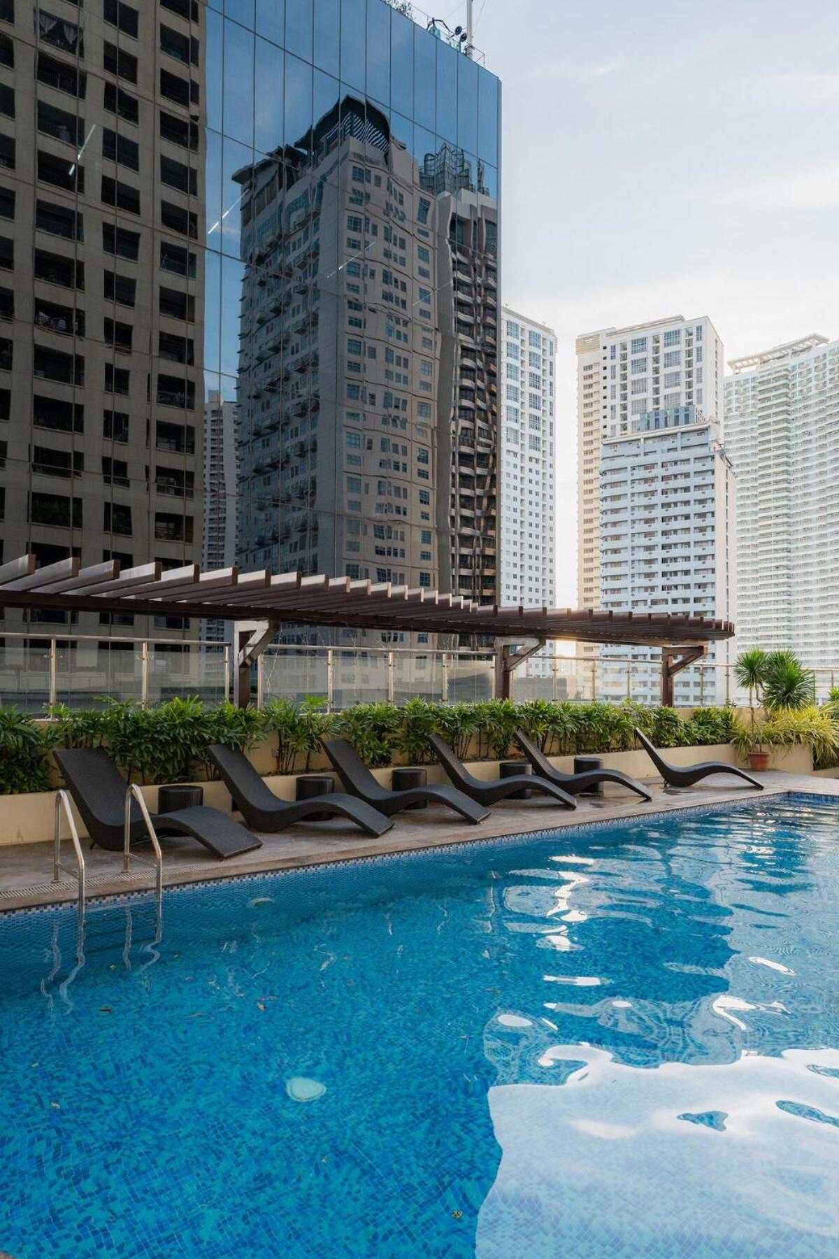Comfy Greenbelt - Fiber Wifi & Free Pool * Manila