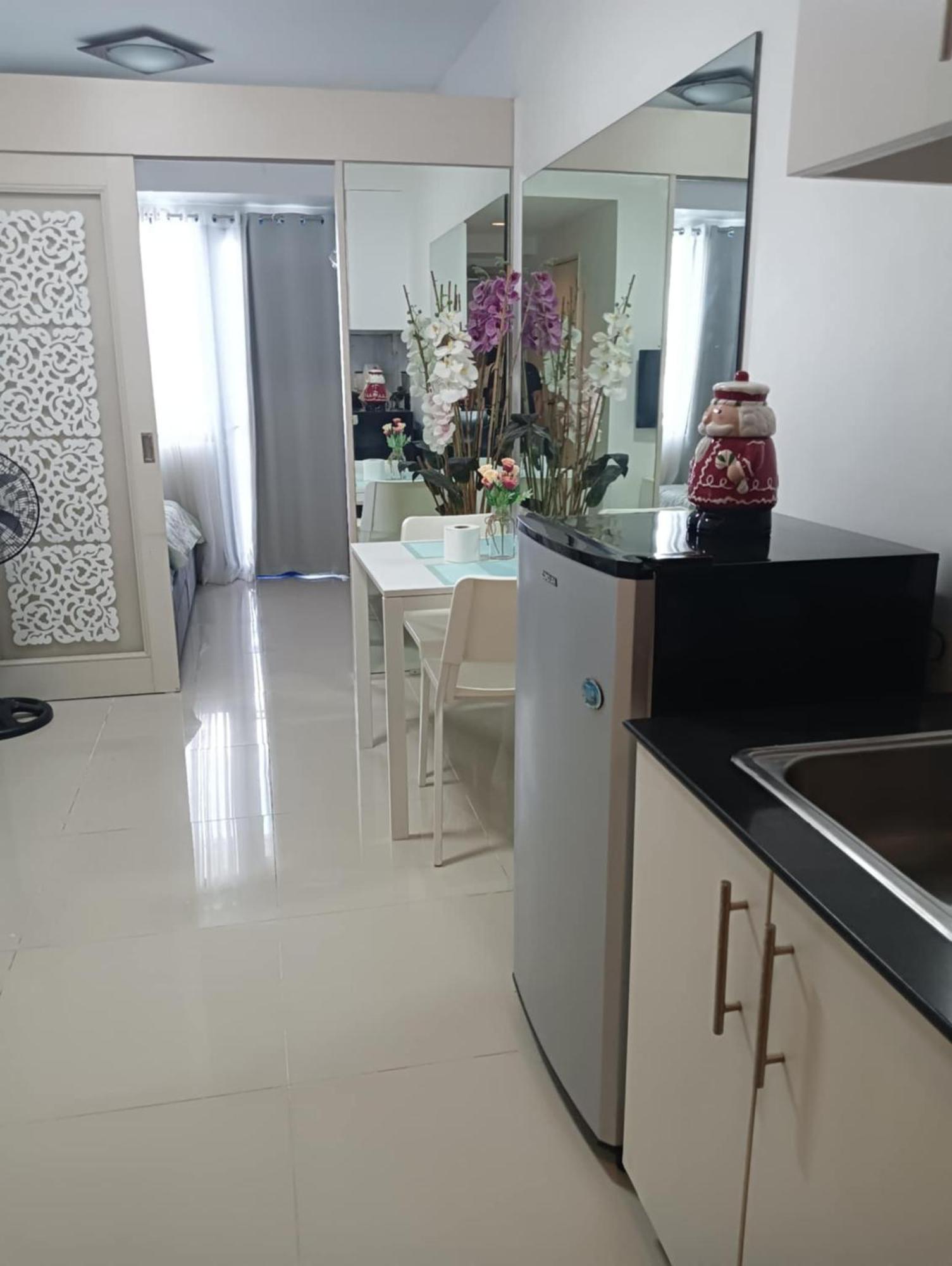Sea Residences At Yohan's Place Aparthotel