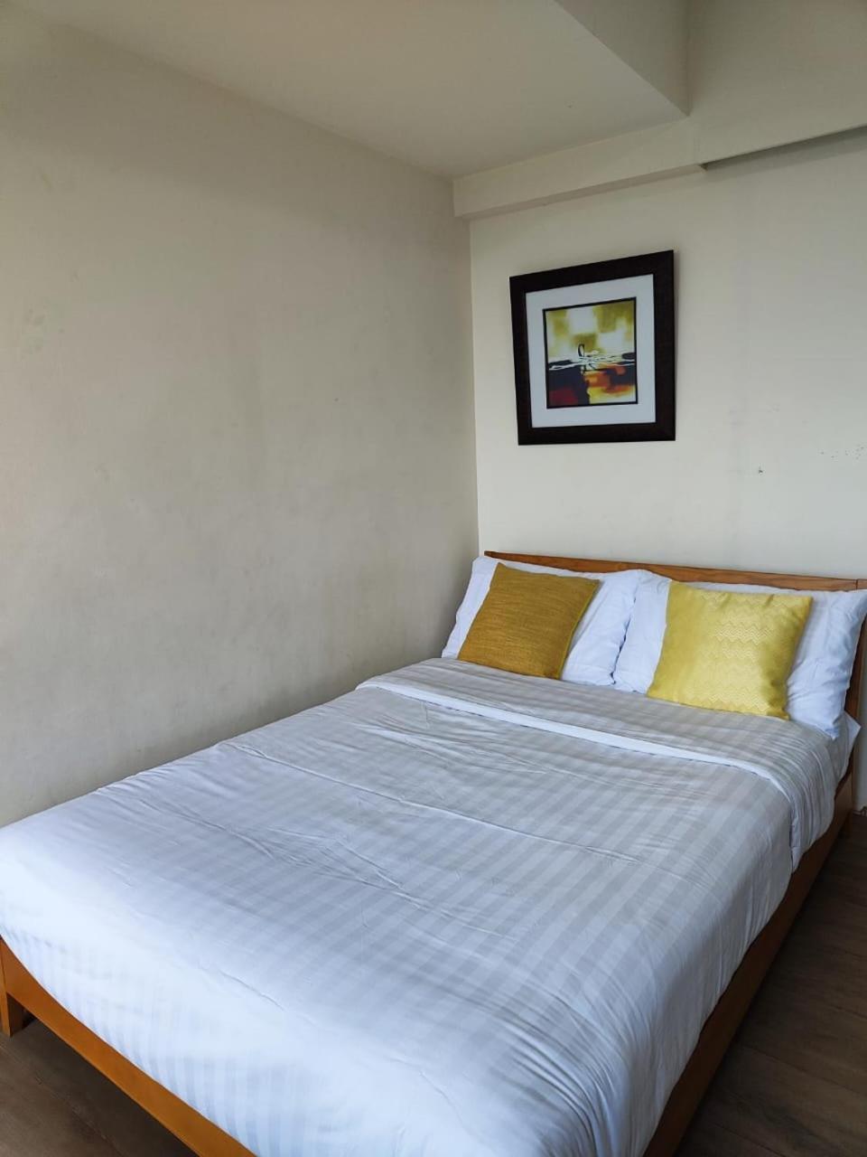 Cozy Fully Furnished 2 Bedroom Unit * Manila