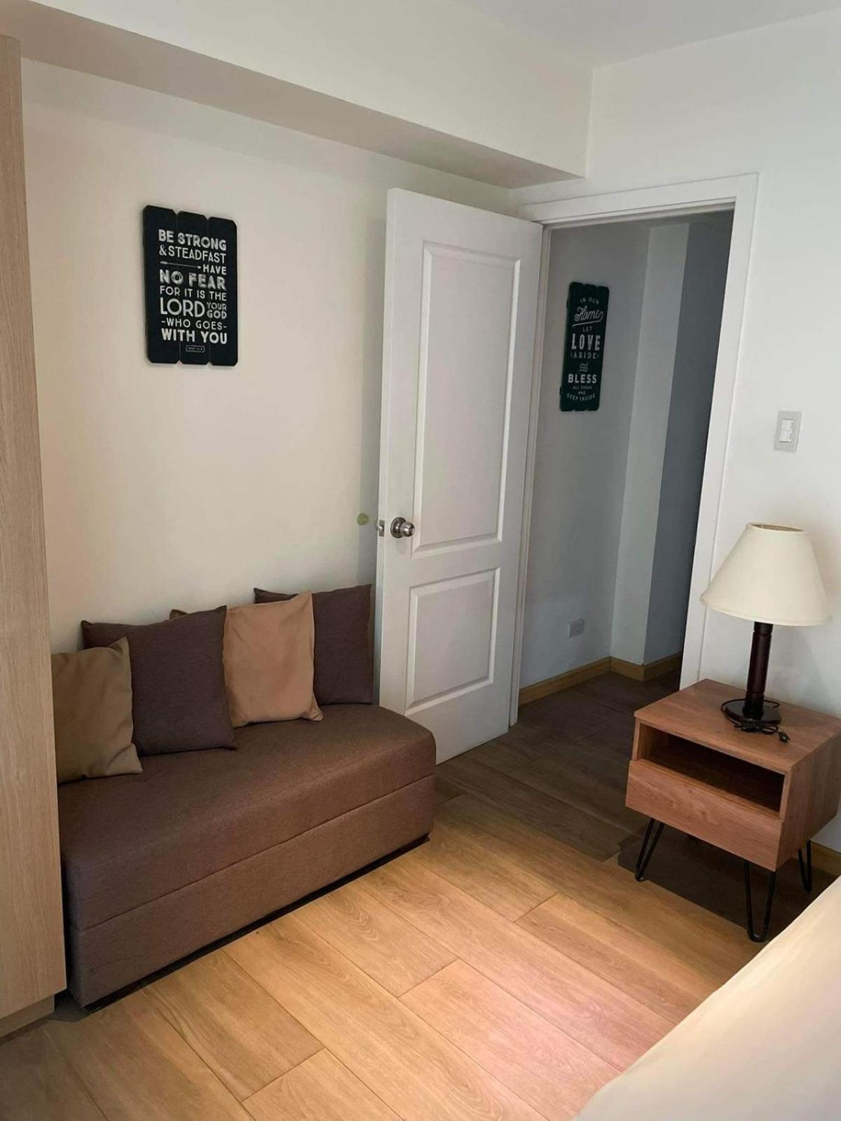 Cozy Fully Furnished 2 Bedroom Unit * Manila