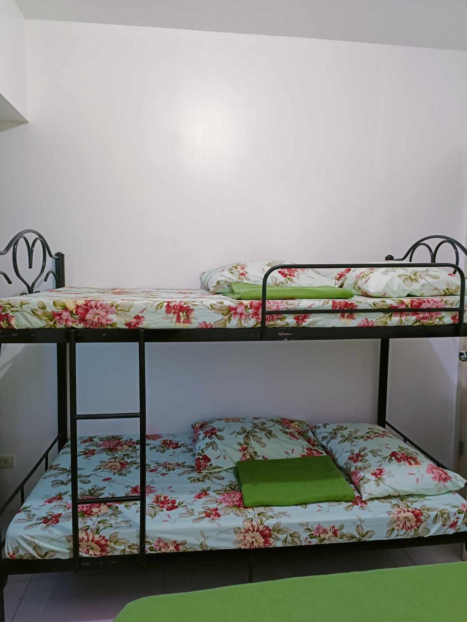 2 Bedroom Just Accross Moa And Smx By Jam Ez