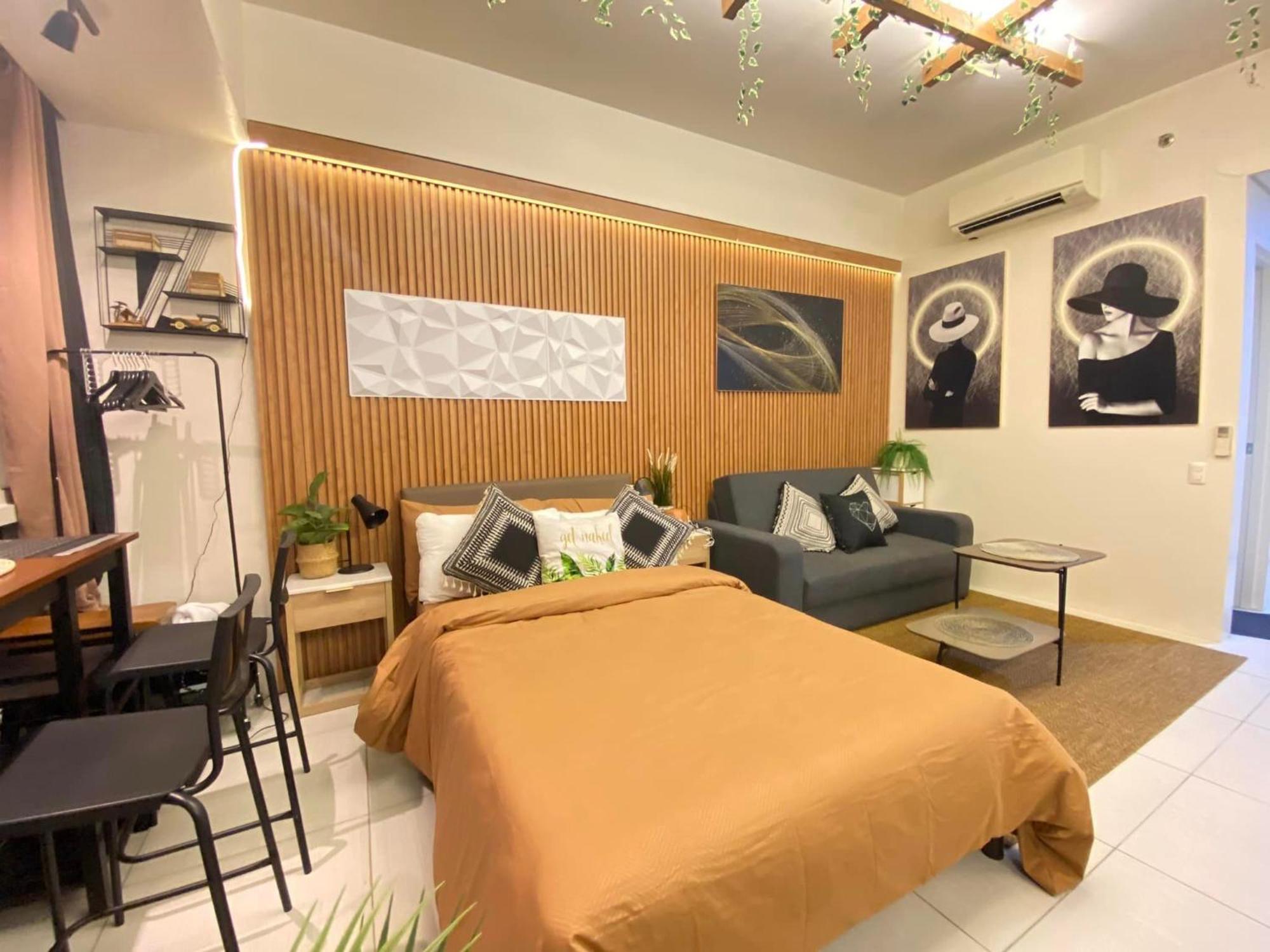 Twin Oaks Near Mrt Shaw, Megamall, Shangri-la Plaza Apartment