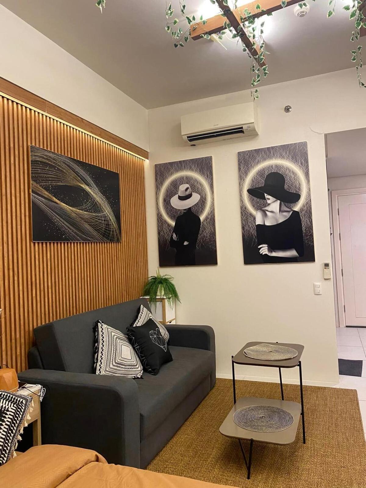 Twin Oaks Near Mrt Shaw, Megamall, Shangri-la Plaza Apartment