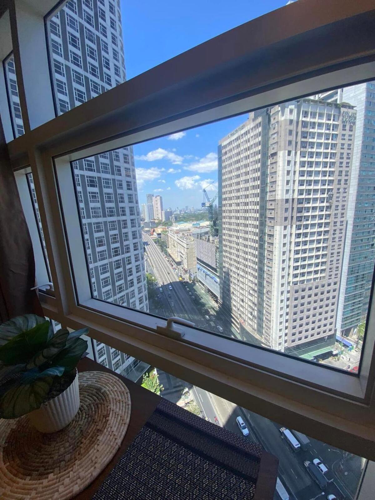 Twin Oaks Near Mrt Shaw, Megamall, Shangri-la Plaza Apartment *