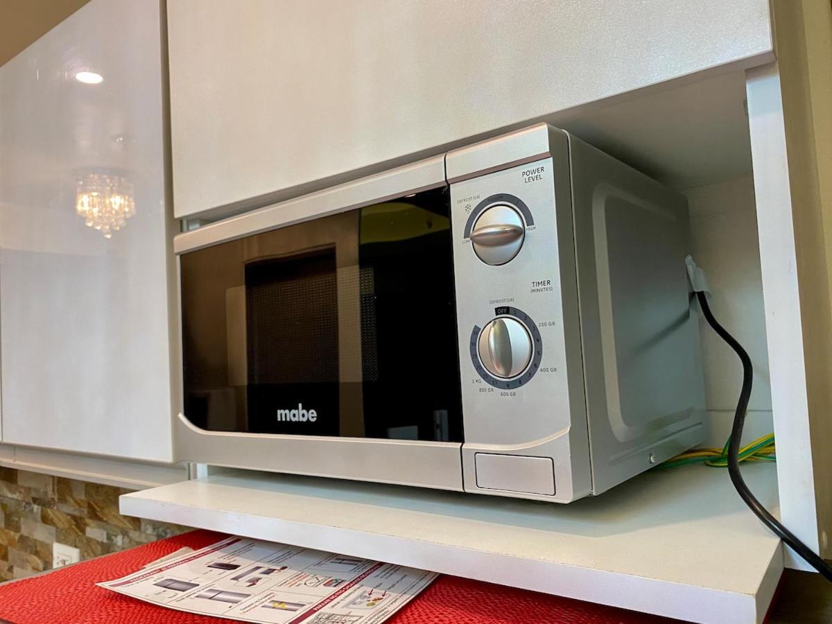 Apartment Air T1 Amazing Makati Luxury 66 Sq M 300mbps Fast