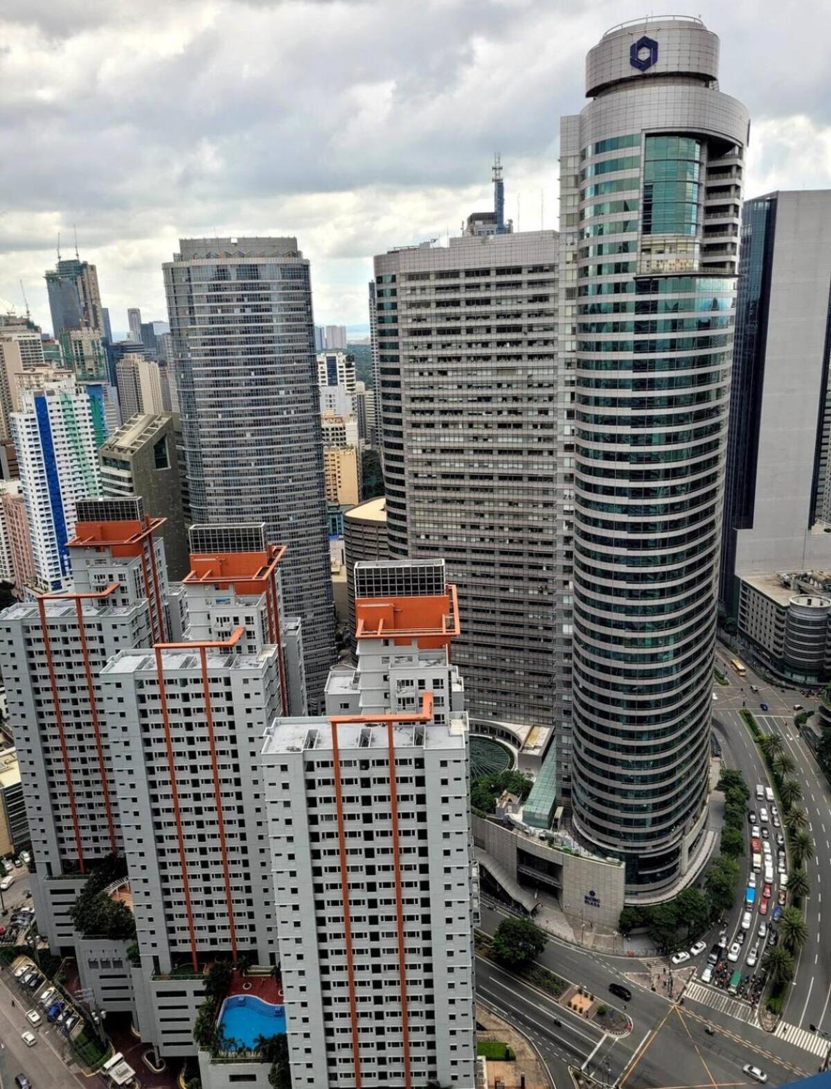 Air T1 Amazing Makati Luxury 66 Sq M 300mbps Fast *
