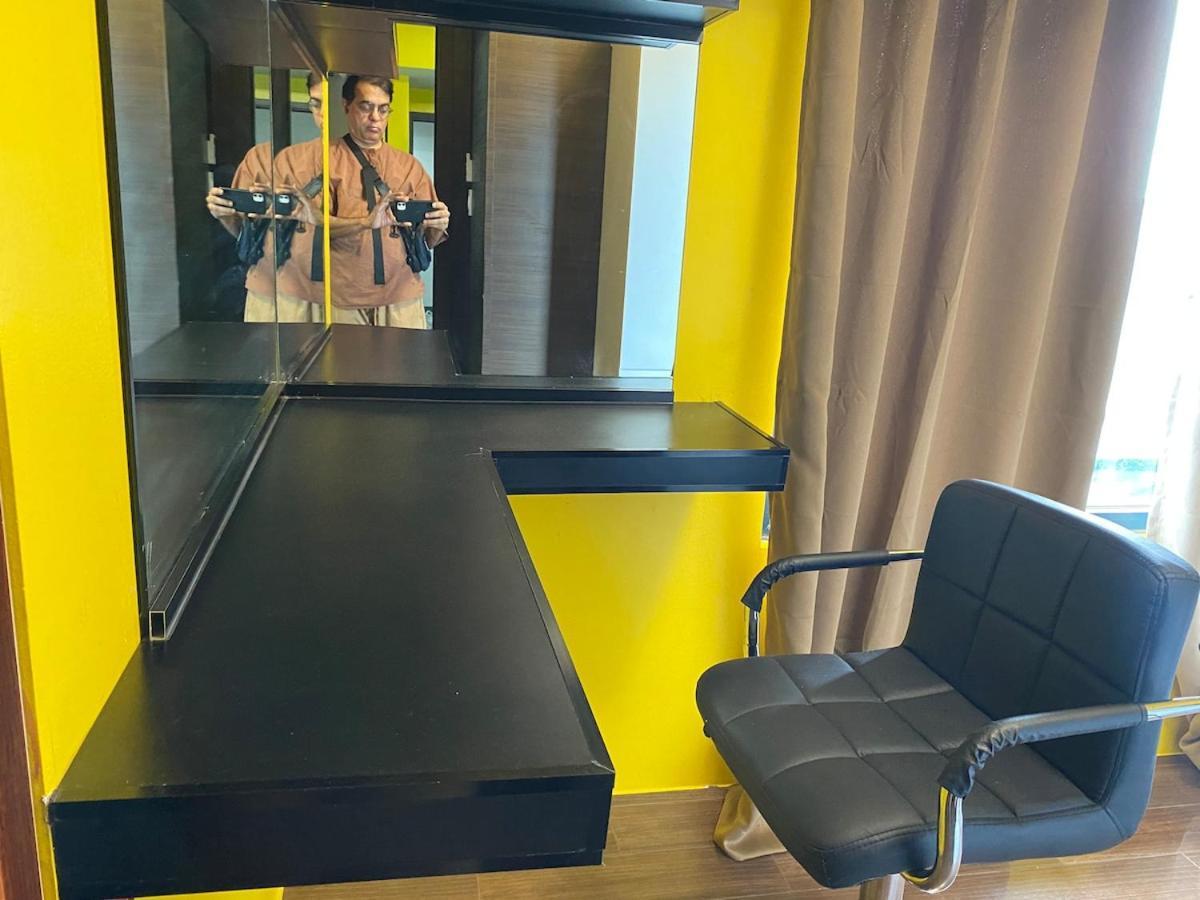 Apartment Air T1 Amazing Makati Luxury 66 Sq M 300mbps Fast Manila