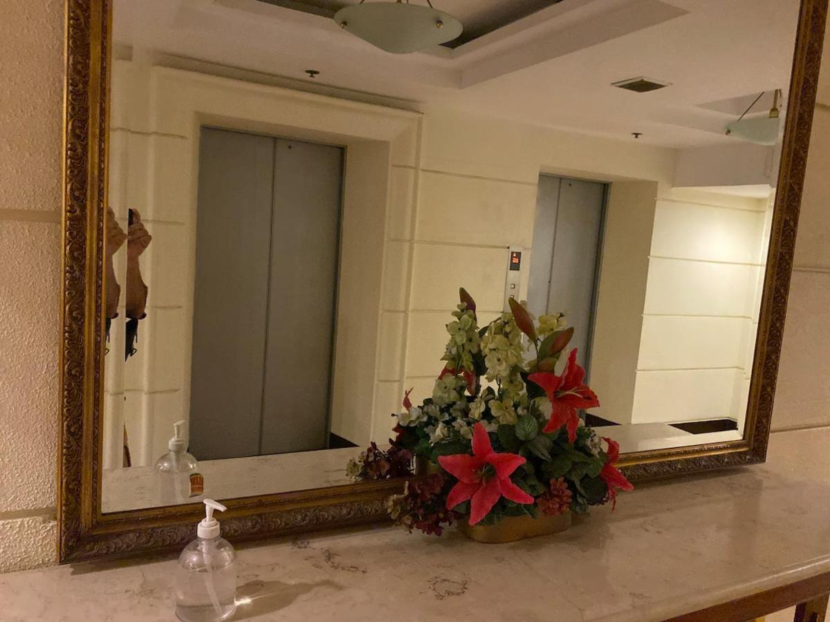 Air T1 Amazing Makati Luxury 66 Sq M 300mbps Fast Apartment Manila
