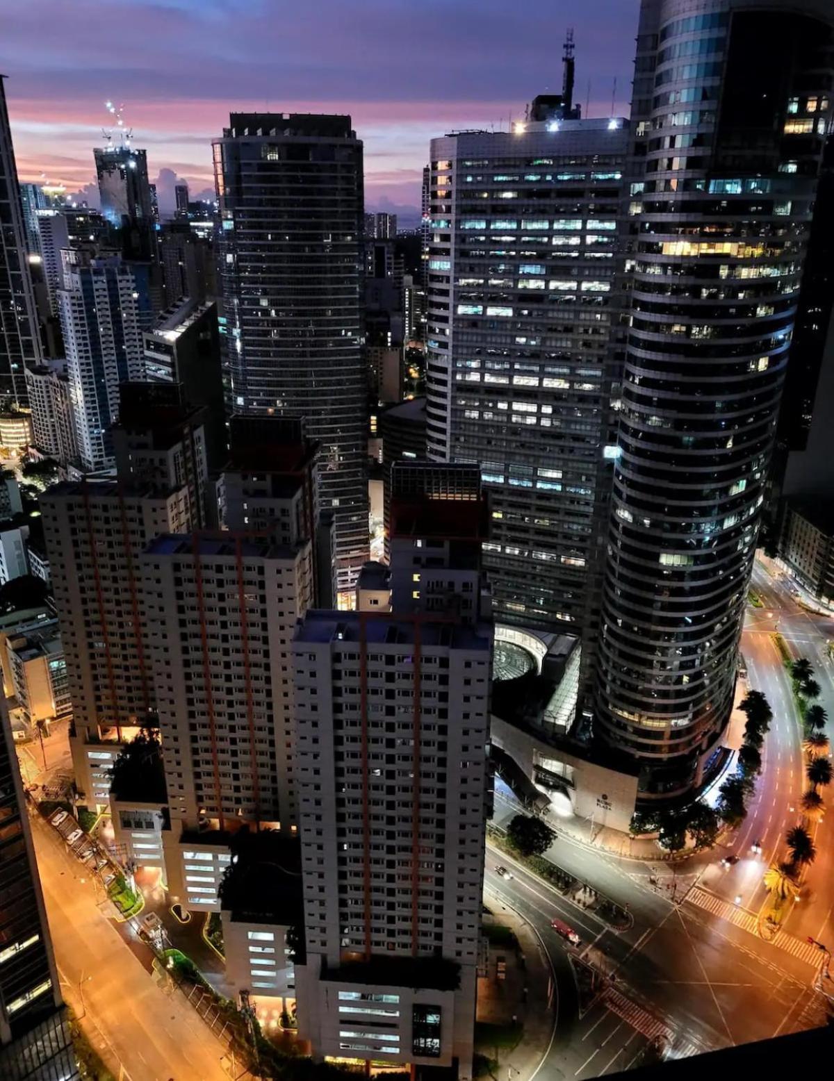 Air T1 Amazing Makati Luxury 66 Sq M 300mbps Fast Apartment *