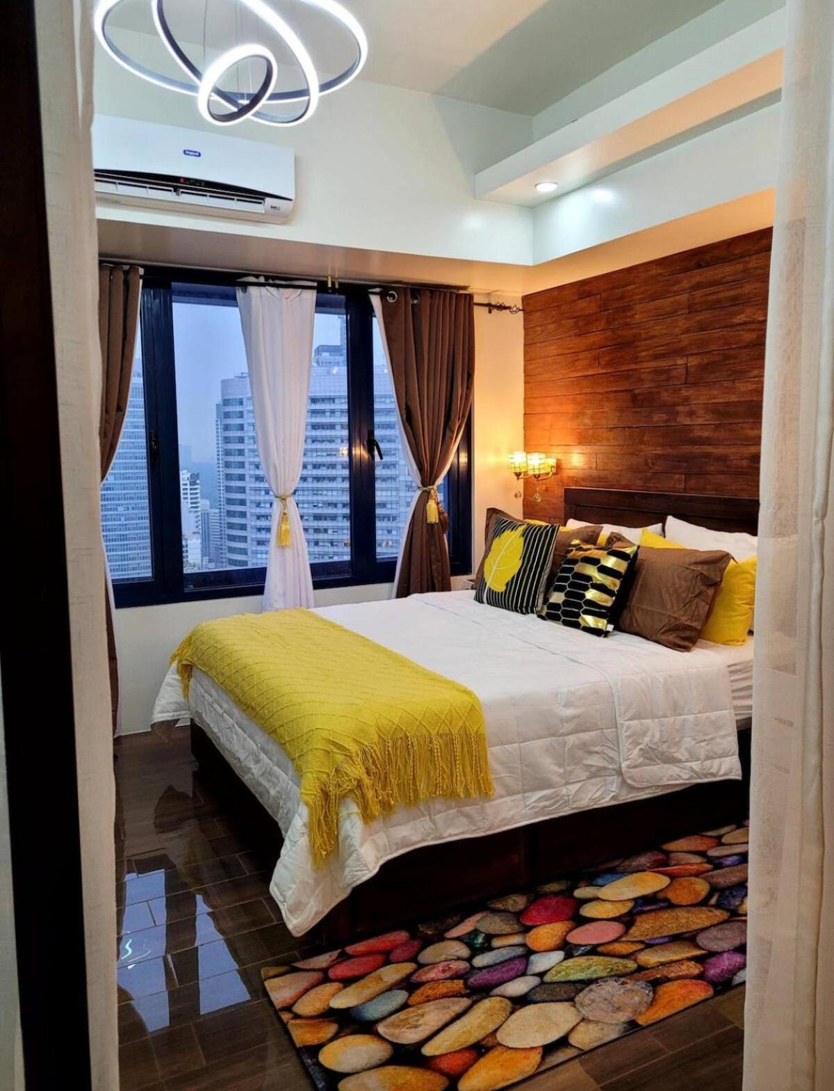 Air T1 Amazing Makati Luxury 66 Sq M 300mbps Fast *