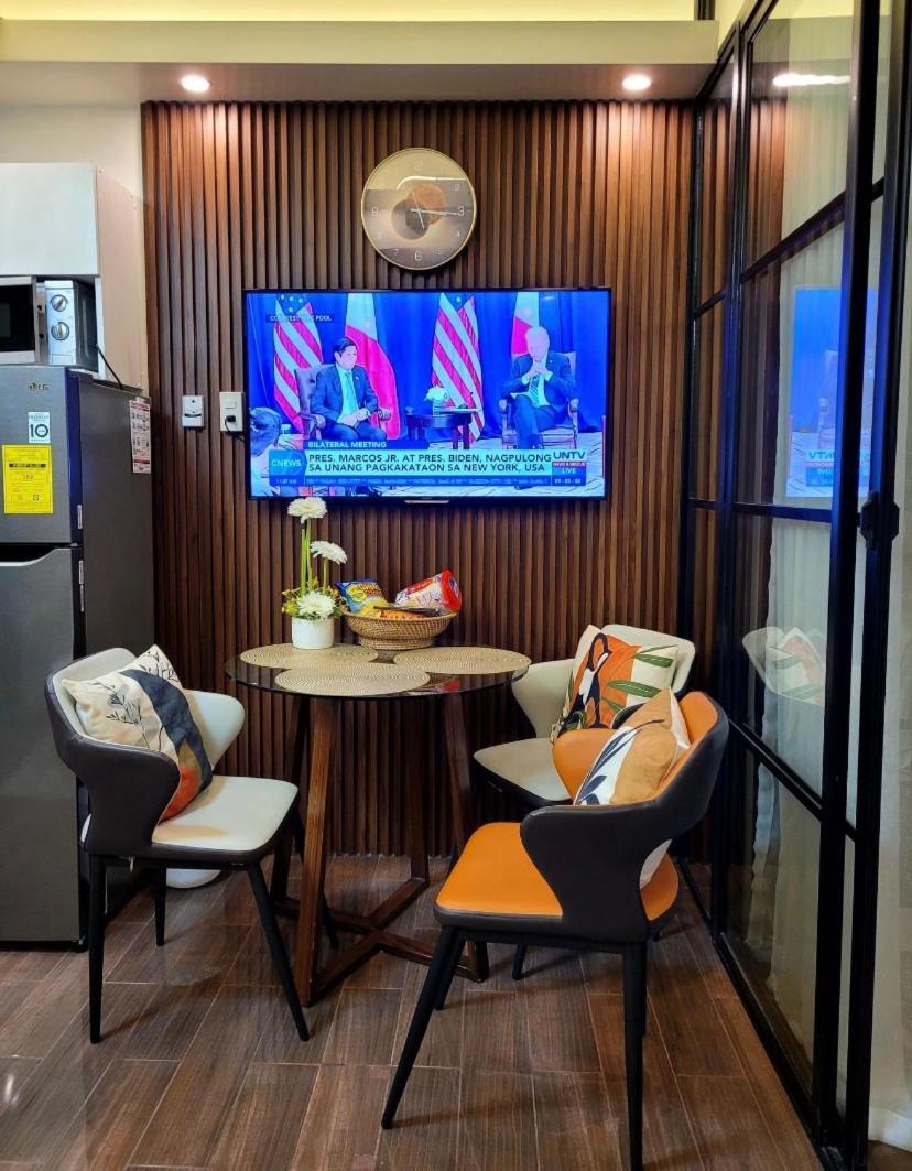 Apartment Air T1 Amazing Makati Luxury 66 Sq M 300mbps Fast