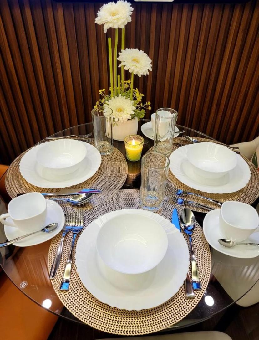 Air T1 Amazing Makati Luxury 66 Sq M 300mbps Fast Apartment Manila