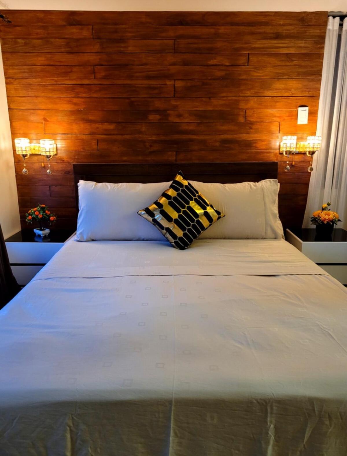 Air T1 Amazing Makati Luxury 66 Sq M 300mbps Fast Apartment *