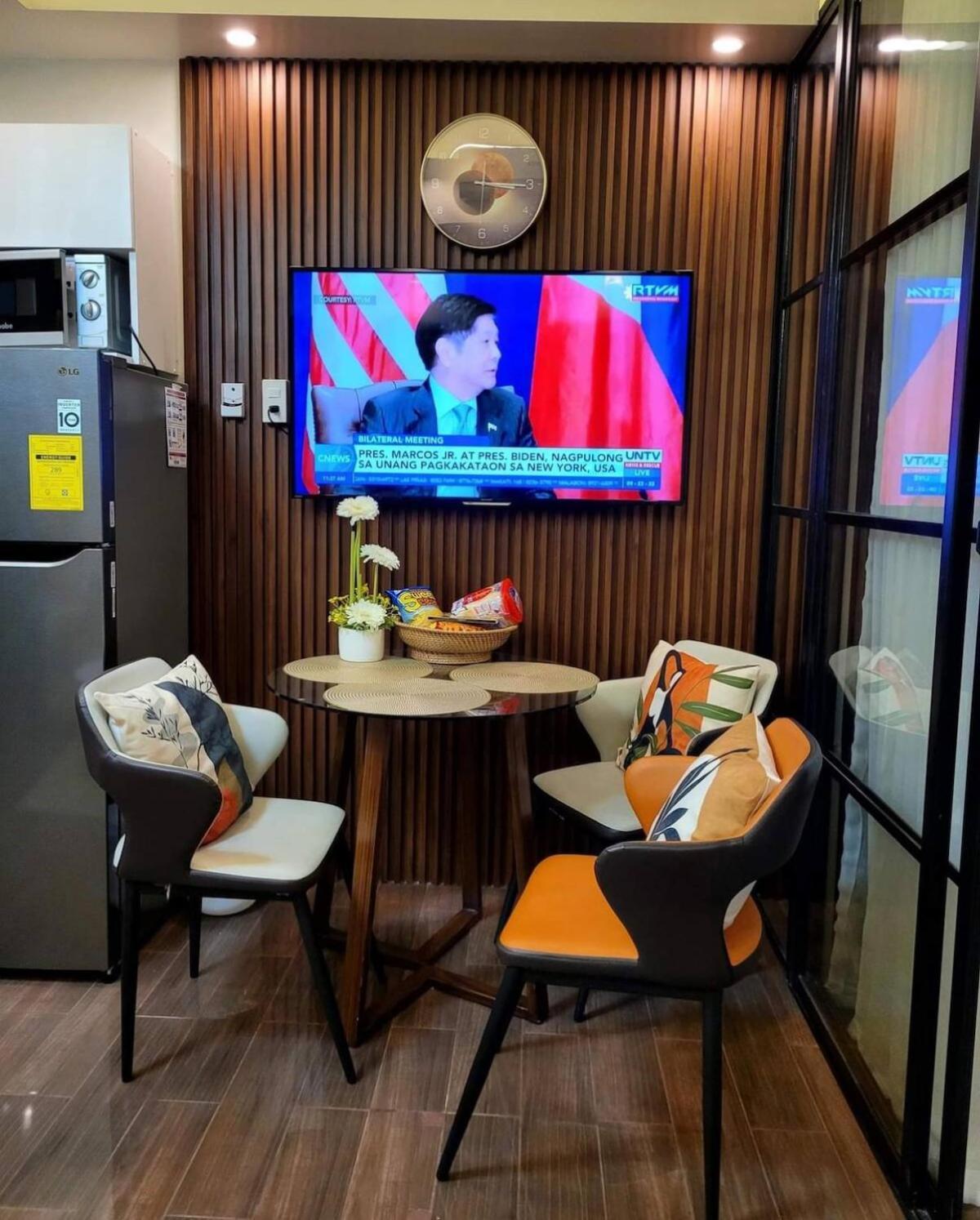 Air T1 Amazing Makati Luxury 66 Sq M 300mbps Fast *