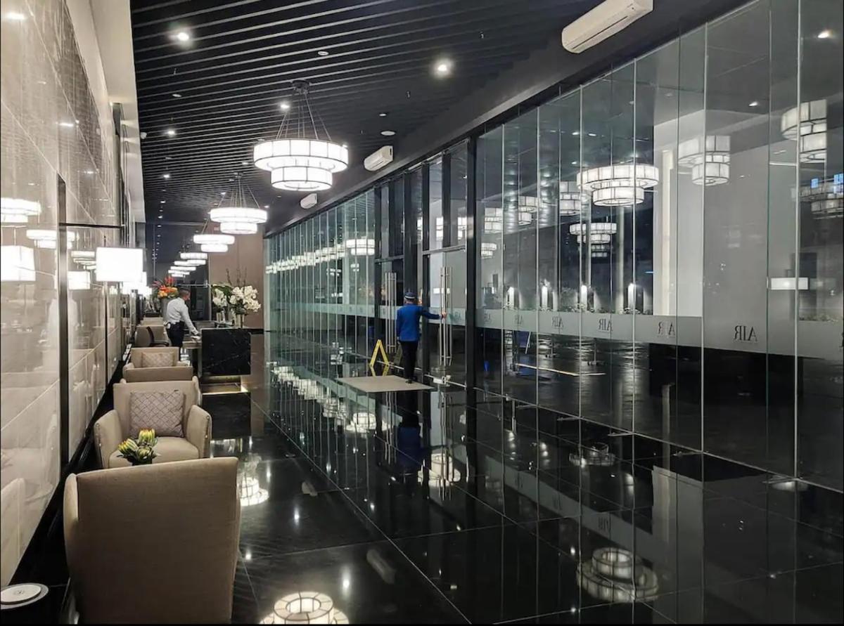 Apartment Air T1 Amazing Makati Luxury 66 Sq M 300mbps Fast *