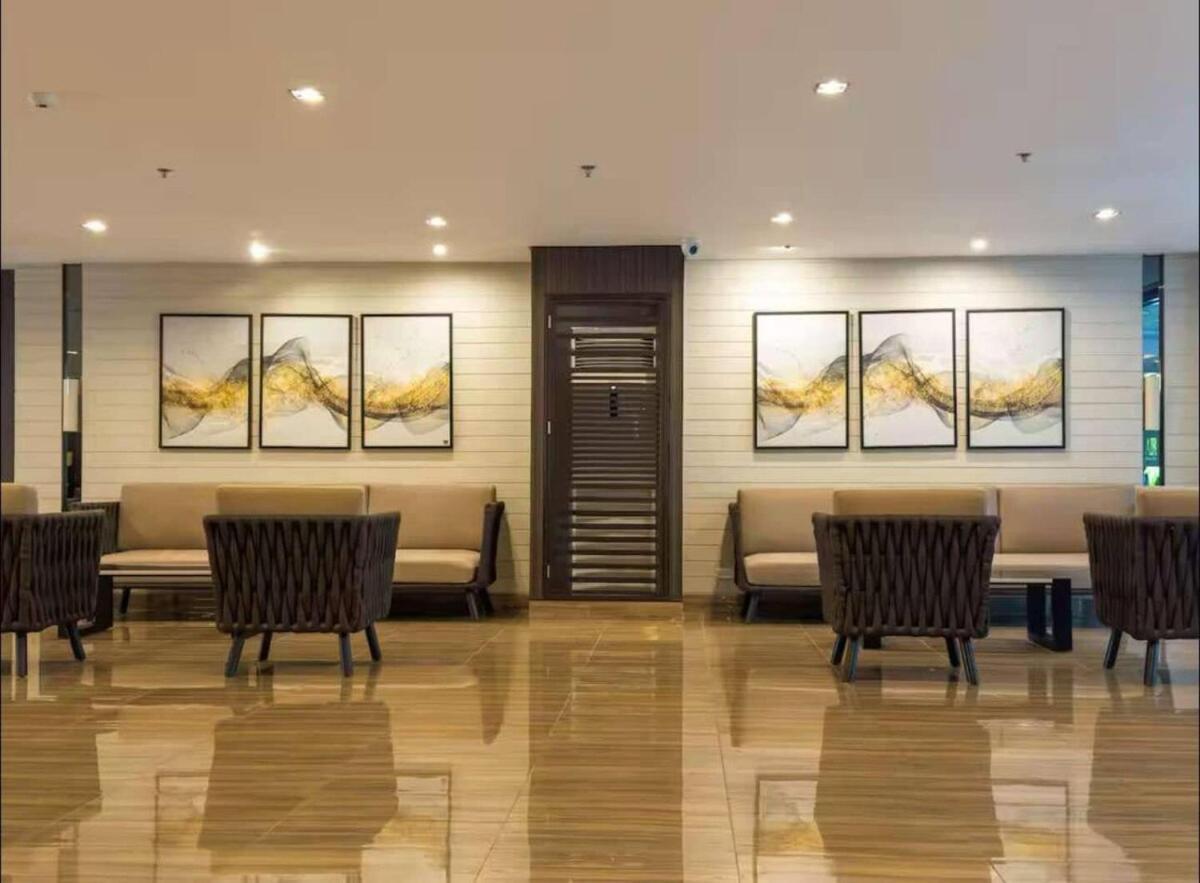 Luxurious 2 Bedroom Oasis In Air Residences With Bar Ktv And Games Apartment Manila