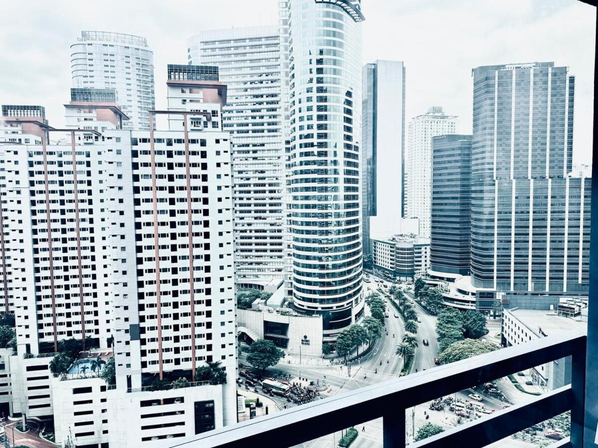 Luxurious 2 Bedroom Oasis In Air Residences With Bar Ktv And Games Apartment Manila