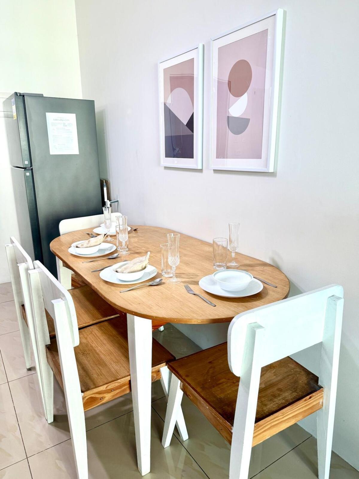 Tower 1 Rm 305 Free Parking, Free Pool, Balcony, 1bedroom 4 Beds *
