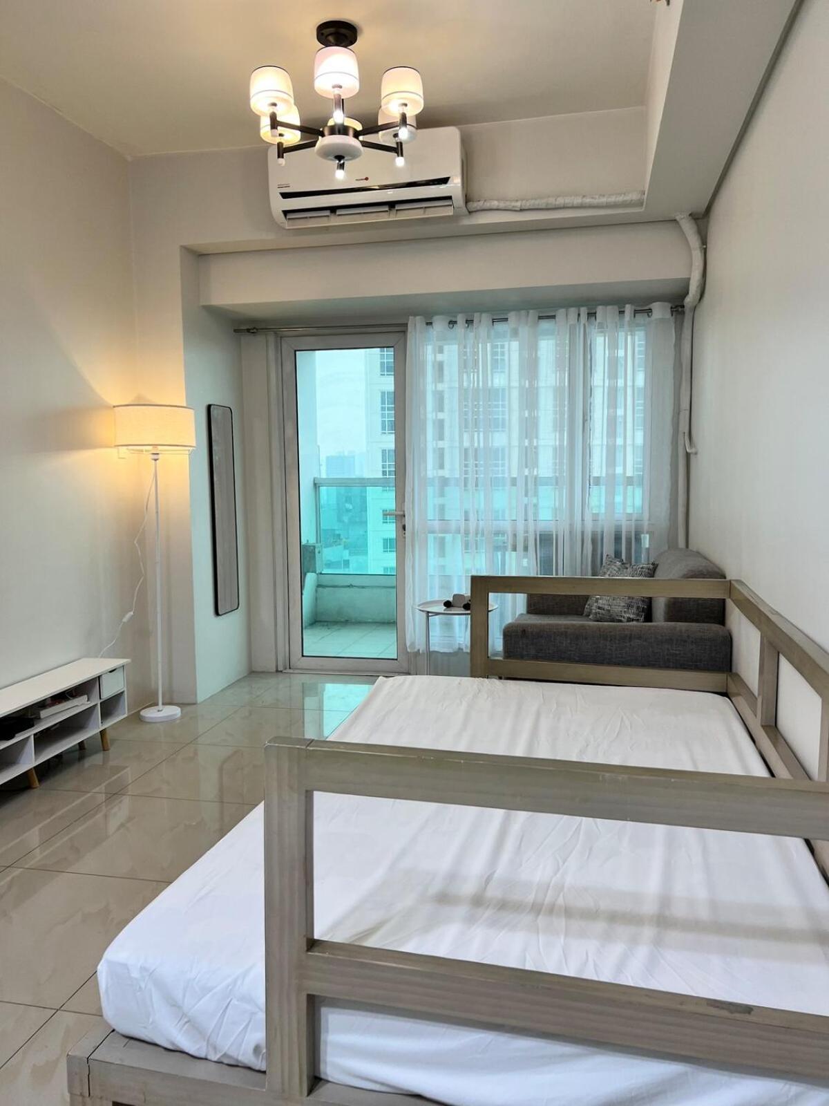 Apartment Tower 1 Rm 305 Free Parking, Free Pool, Balcony, 1bedroom 4 Beds