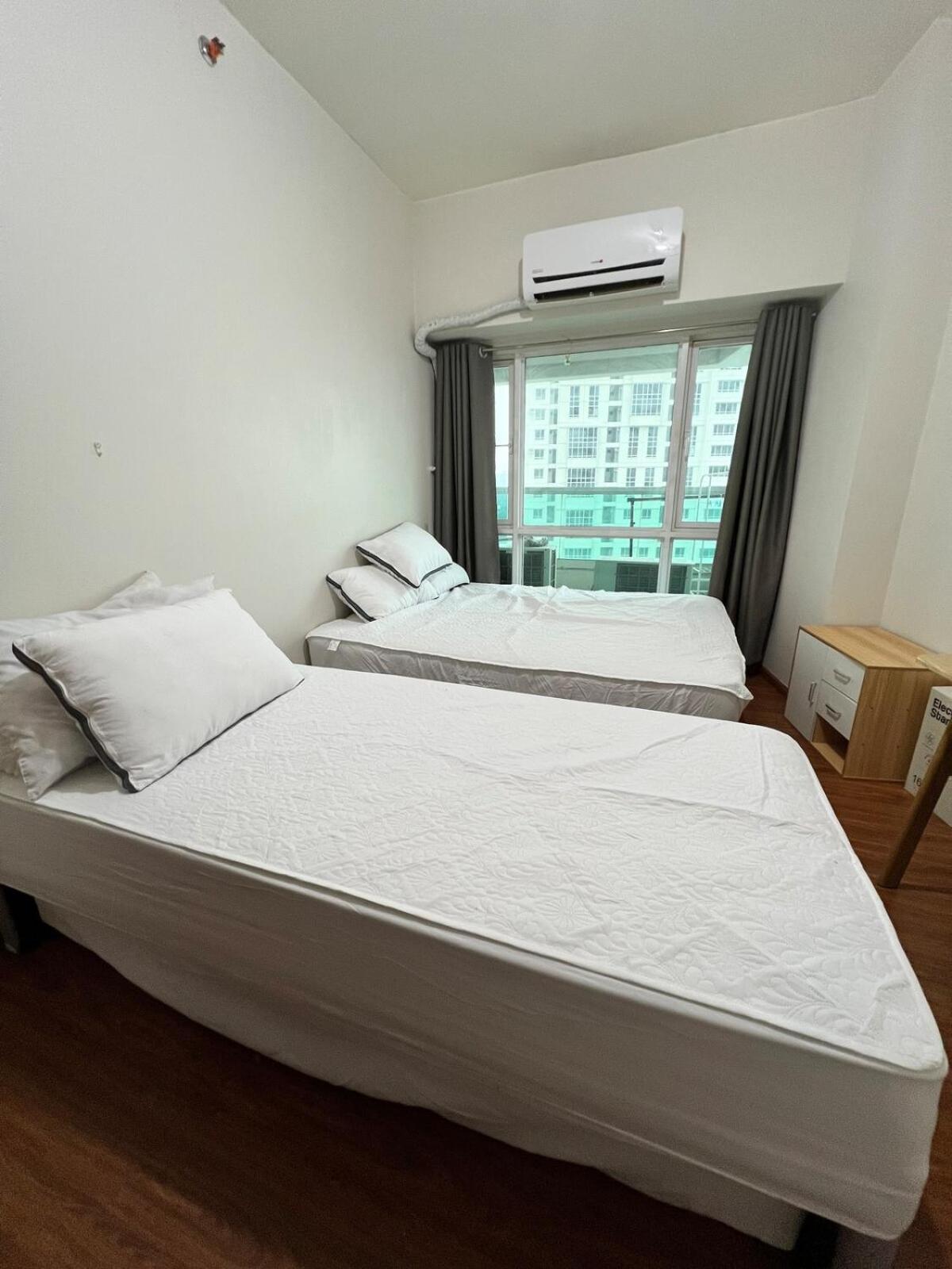 Apartment Tower 1 Rm 305 Free Parking, Free Pool, Balcony, 1bedroom 4 Beds *