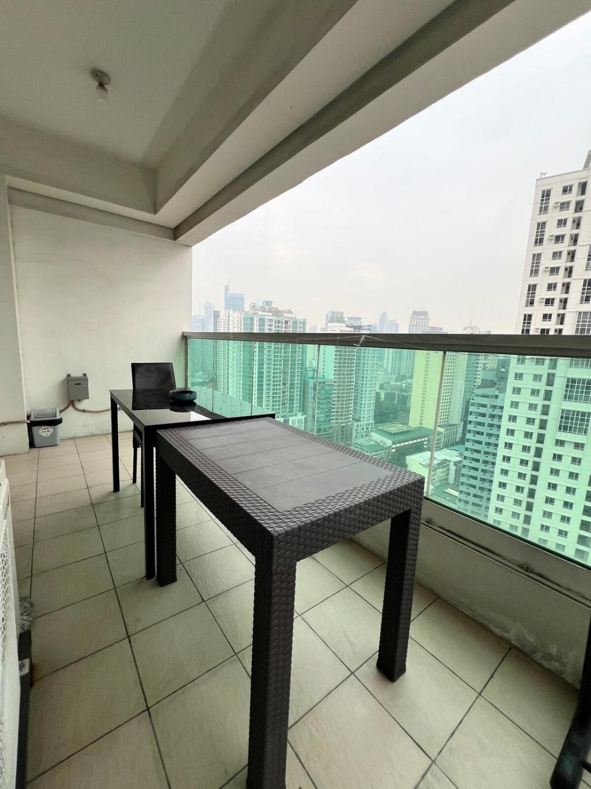 Tower 1 Rm 305 Free Parking, Free Pool, Balcony, 1bedroom 4 Beds Manila